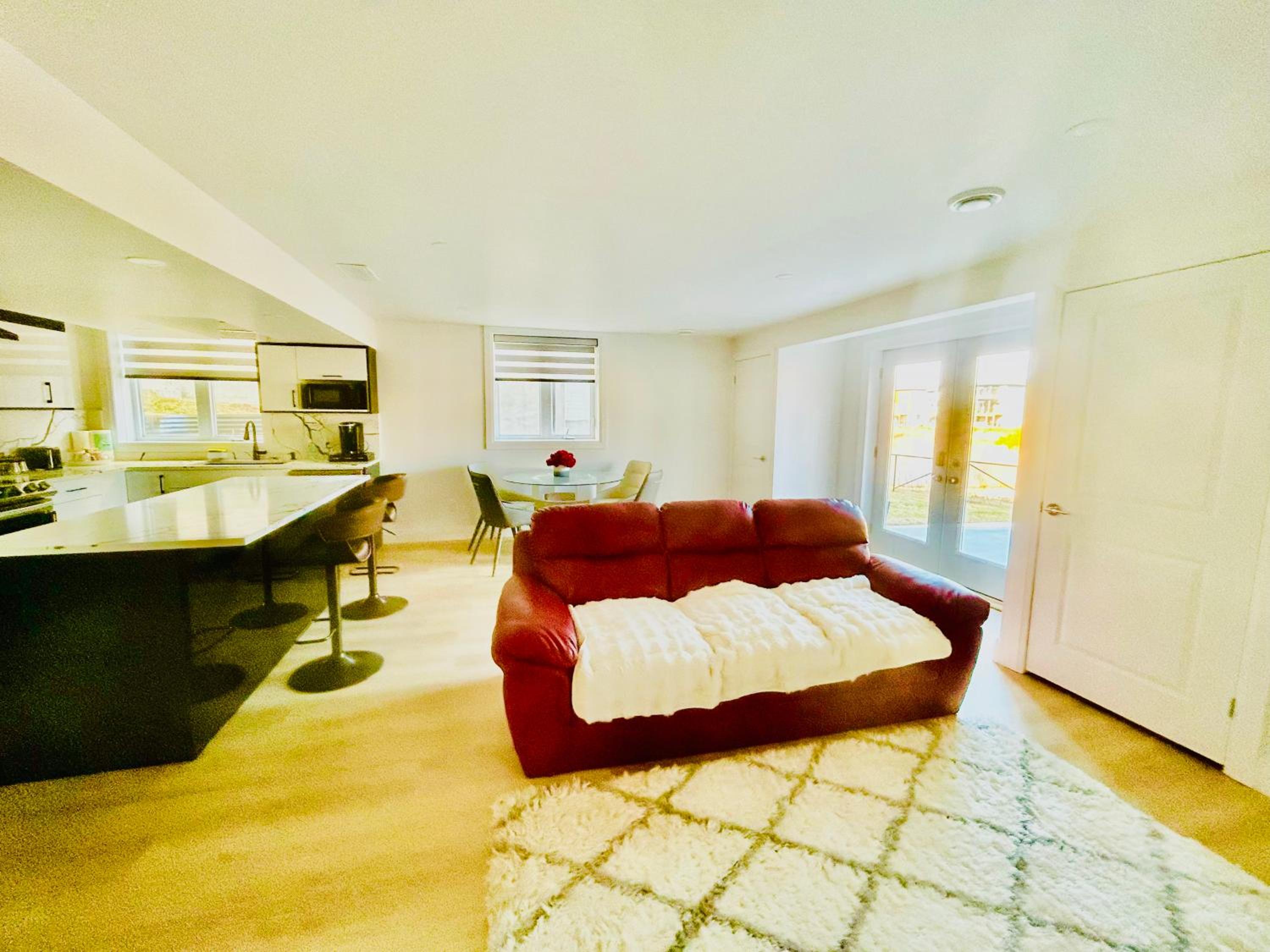 Holiday home with all season Swim spa & Pond view