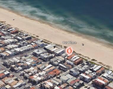 Stay around the corner from the Manhattan Beach Strand - Property Image 4