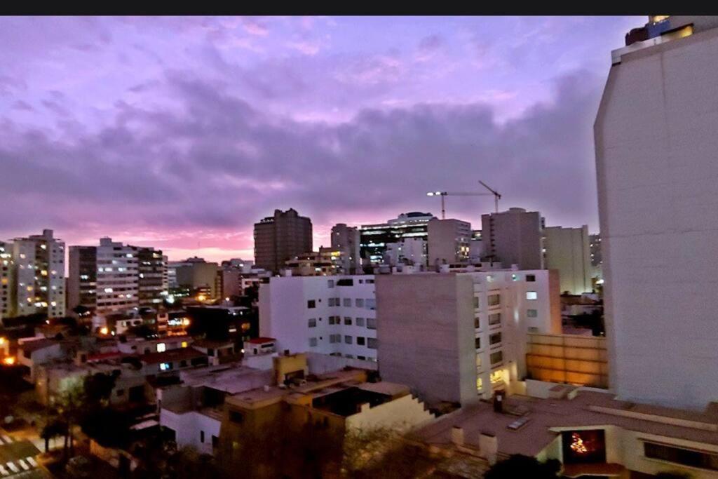 Excellent apartment, access to pool, grills, ballroom view 3