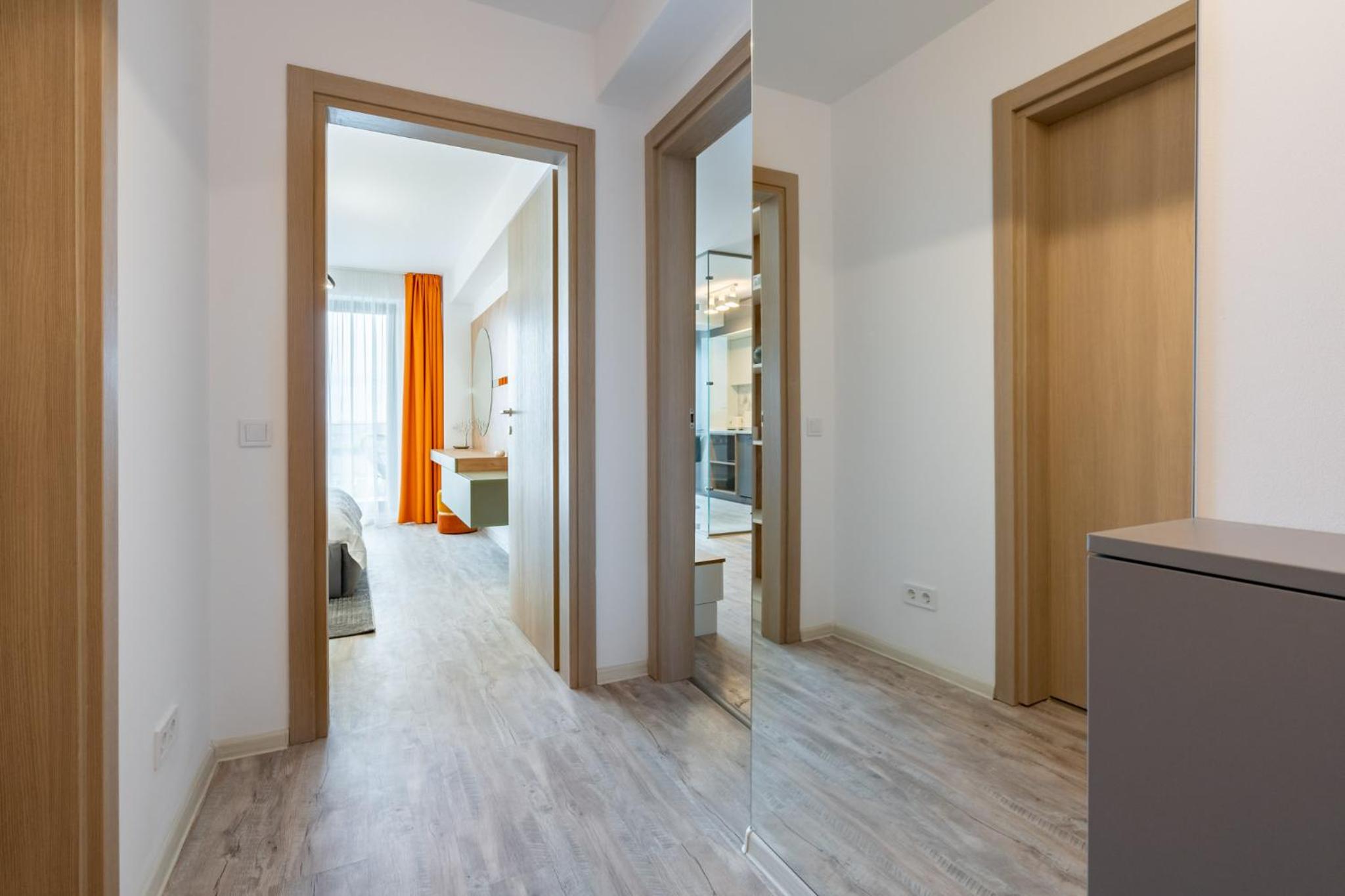 Classy Sassy - Elegant Escape in Timpuri Noi