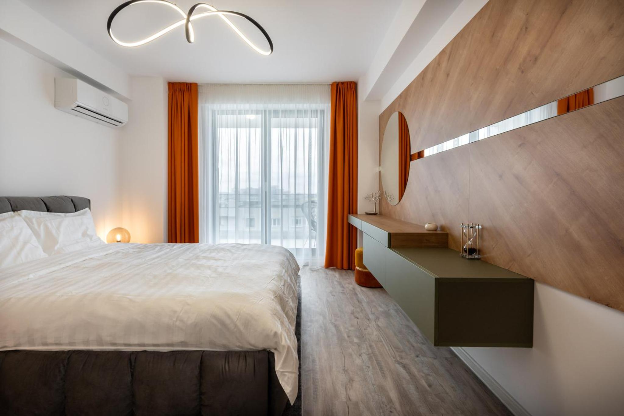 Classy Sassy - Elegant Escape in Timpuri Noi