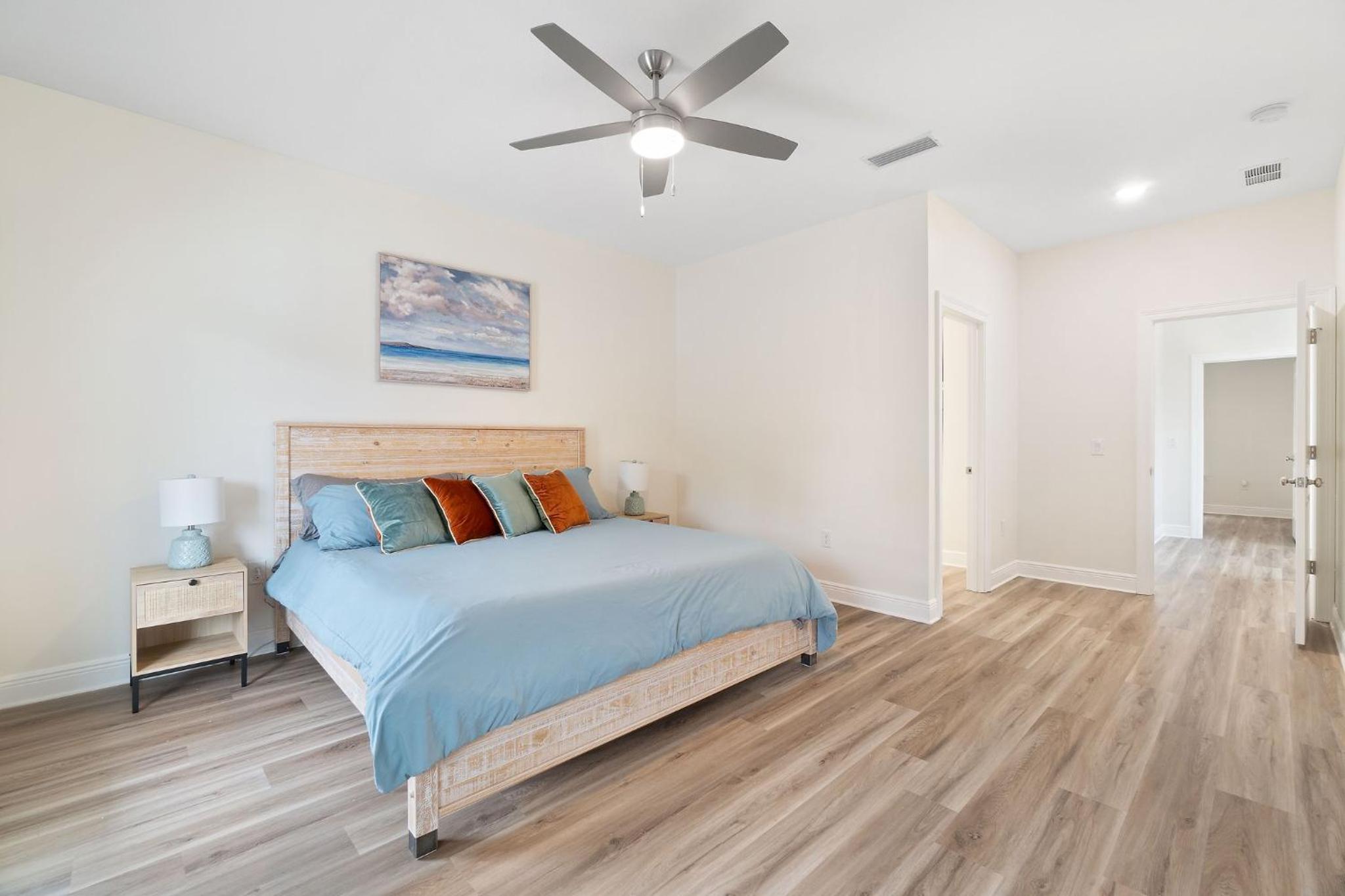 Bright and open walk to downtown