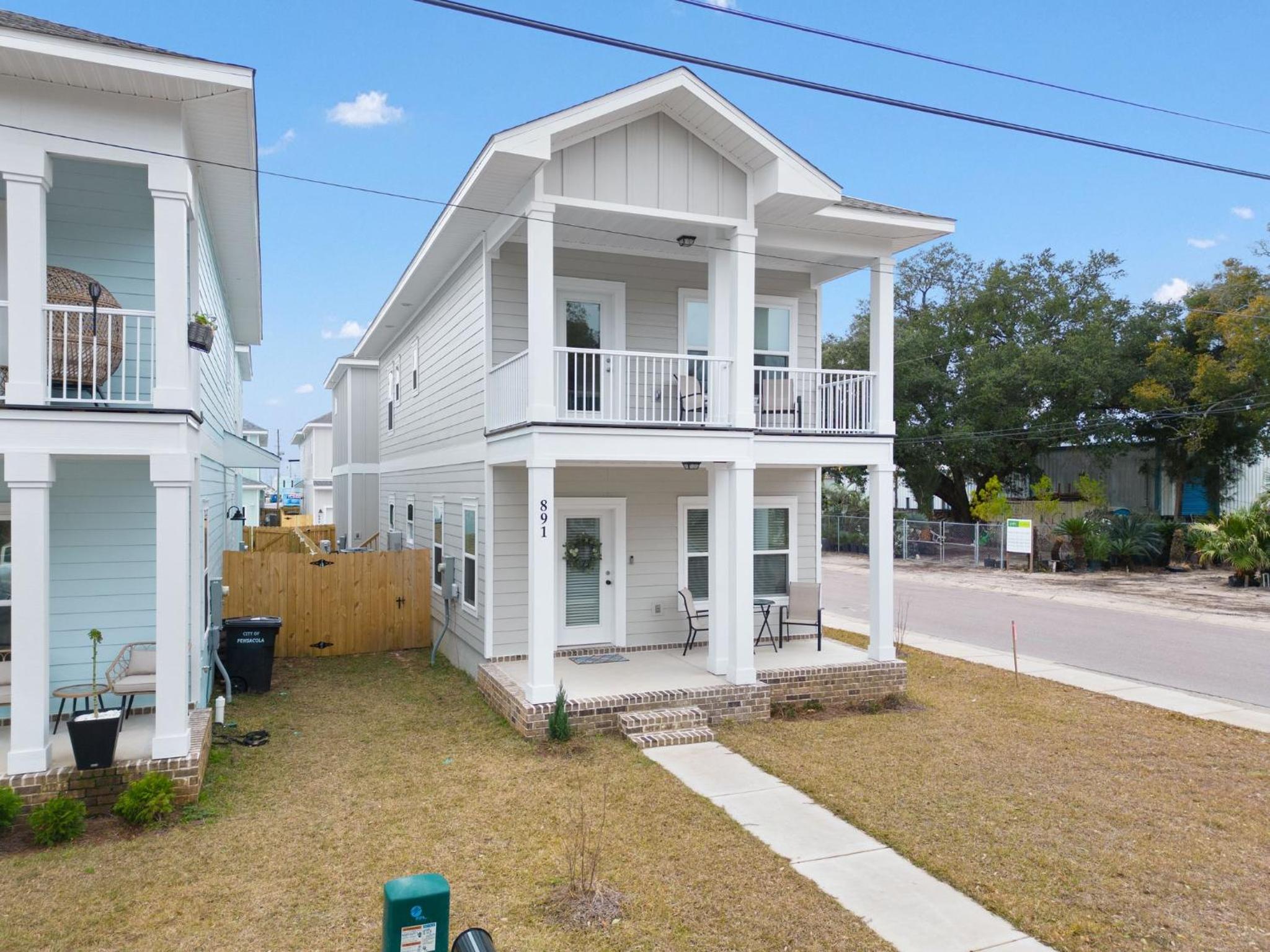 Bright and open walk to downtown