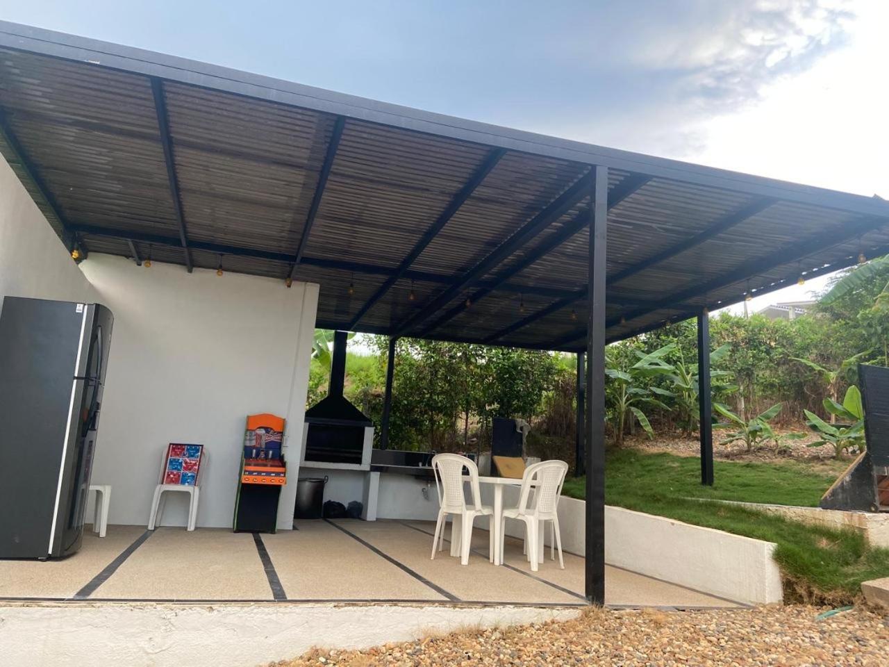 Villa lili, Carmen de Apicala condominio San Simon view 3