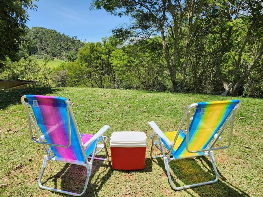 Casa Da Floresta Cercada com Piscina