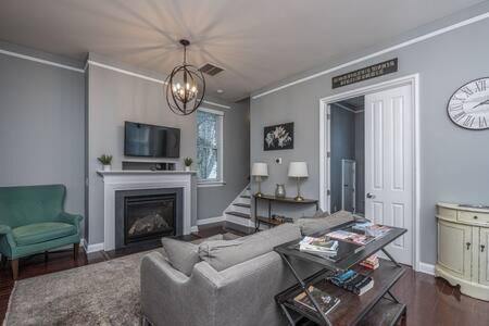 Southern Gem in Park Circle view 3