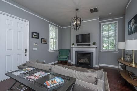 Southern Gem in Park Circle view 4
