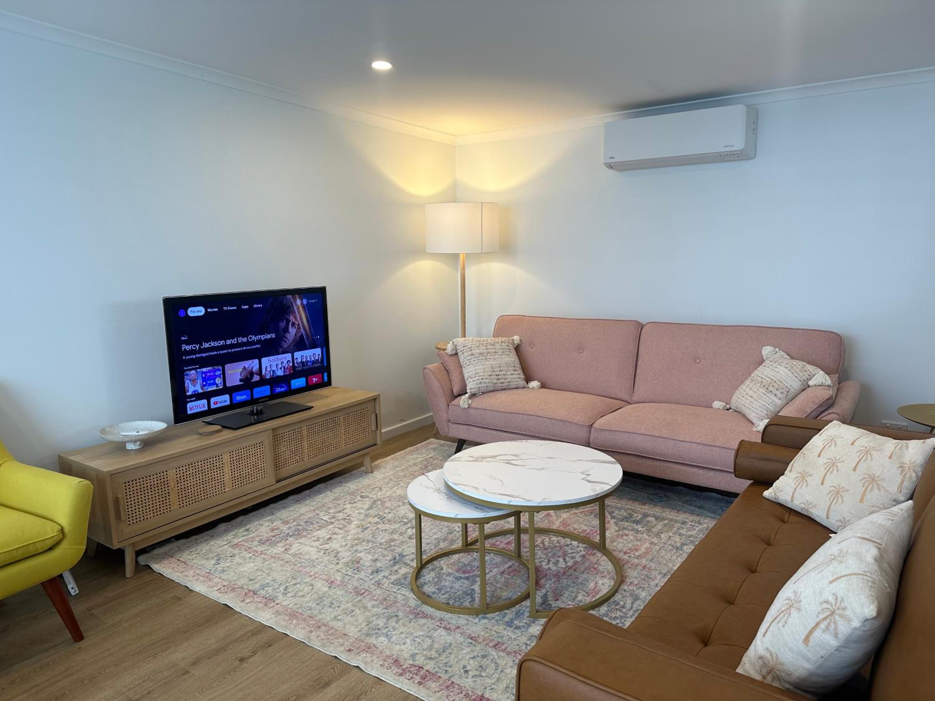 Walk to beach, quiet location - 2 night minimum stay