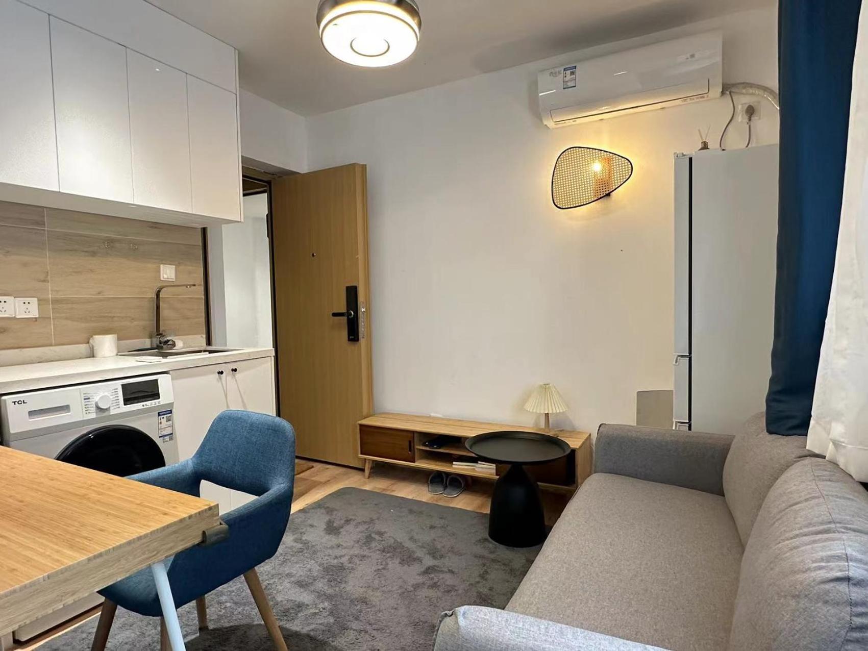 Ji Hotel Shanghai Changshou Road - Near Metro Line 13&14,Free Luggage Storage,English Service