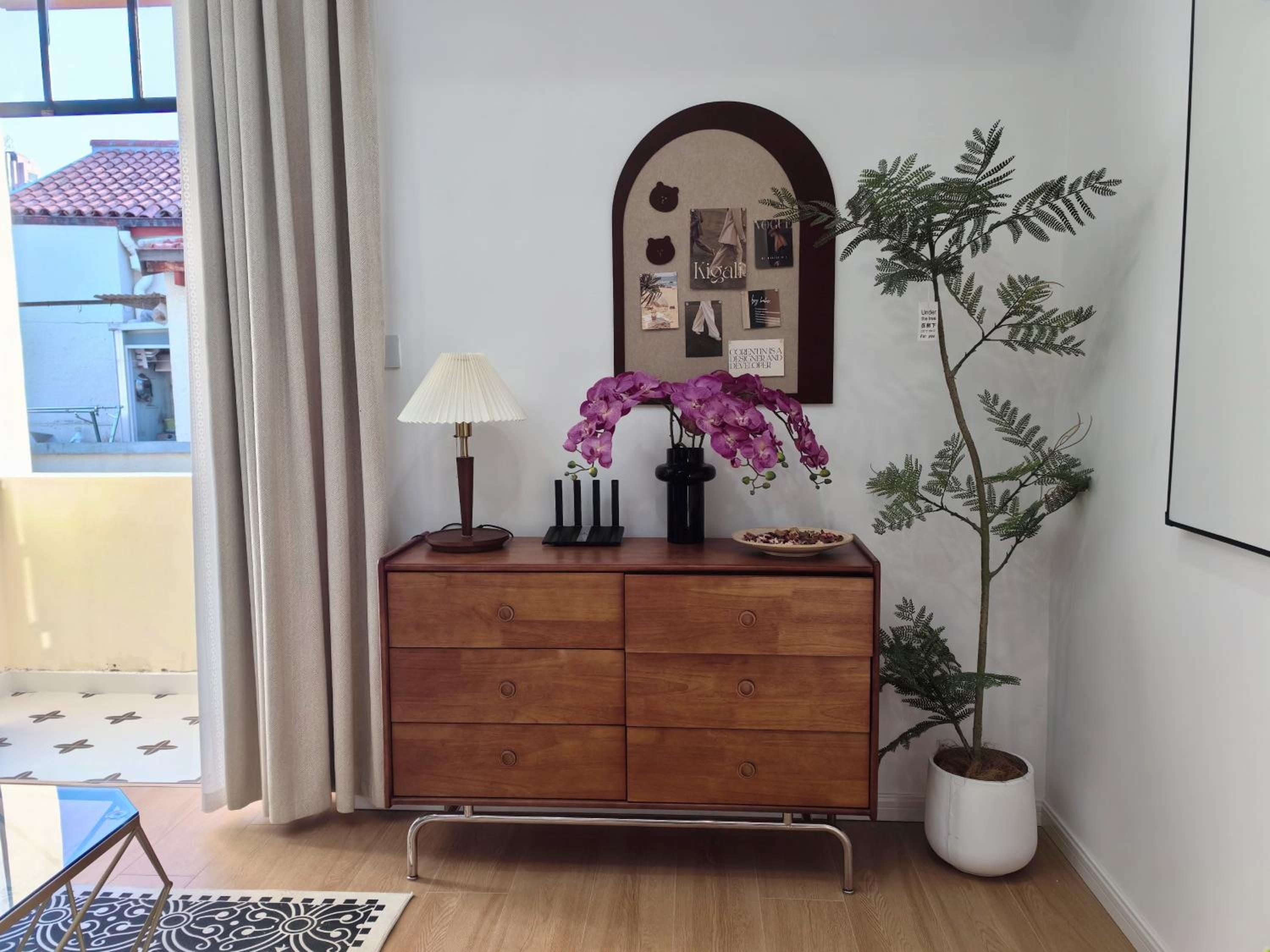 Shanghai Hills & Zinn Sunshine BnB with Balcony Near Metro Line1 Changshu rd