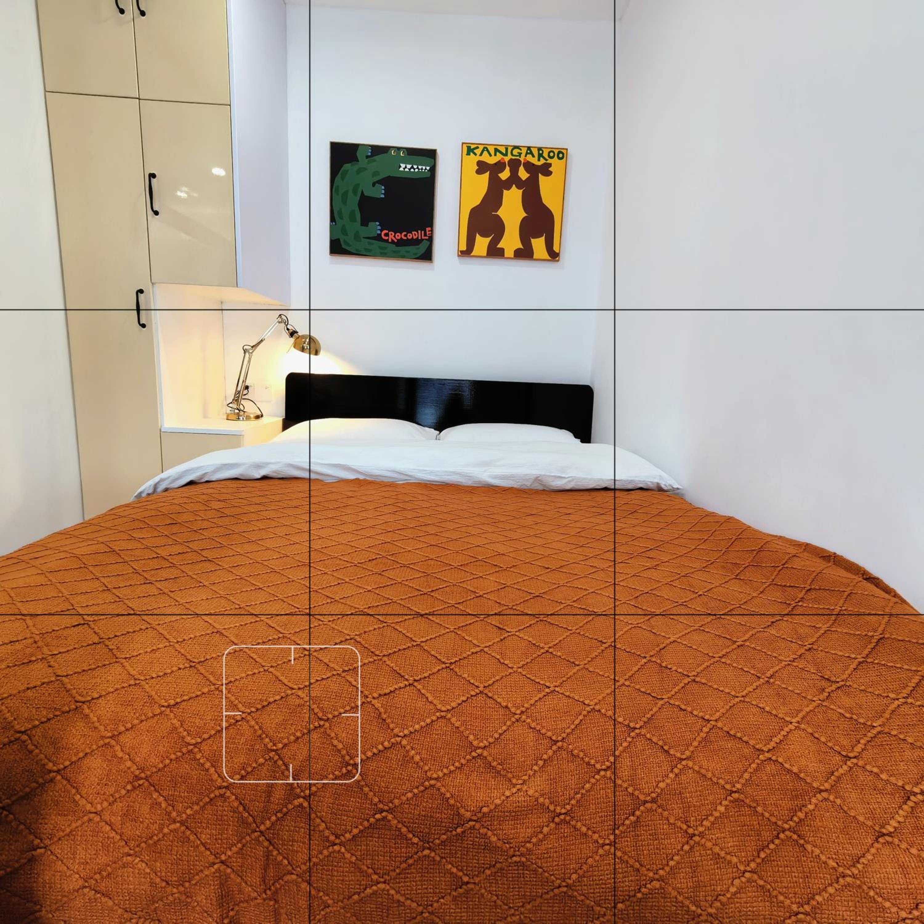 Shanghai Hills & Zinn Sunshine BnB with Balcony Near Metro Line1 Changshu rd