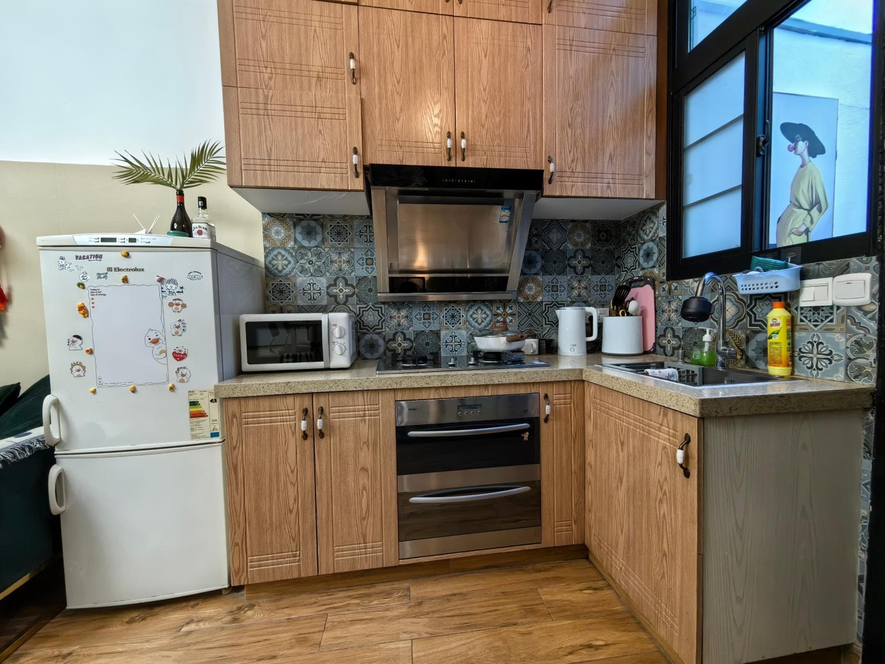 Shanghai Hills & Zinn Happy Family Bnb Near Line1&14 South Huangpi Rd Mid Huaihai Rd