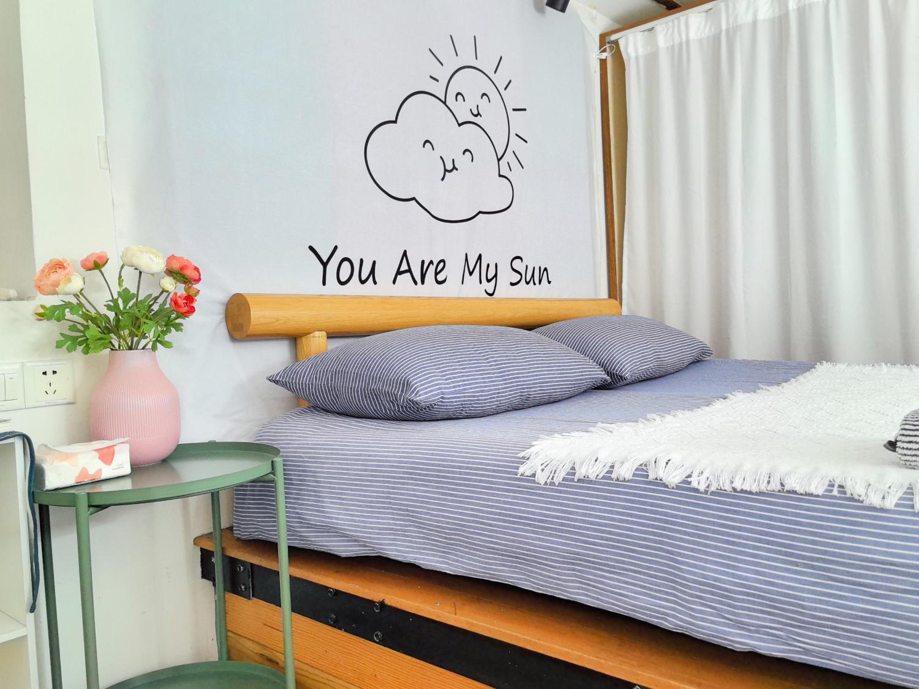 Shanghai Hills & Zinn Happy Family Bnb Near Line1&14 South Huangpi Rd Mid Huaihai Rd