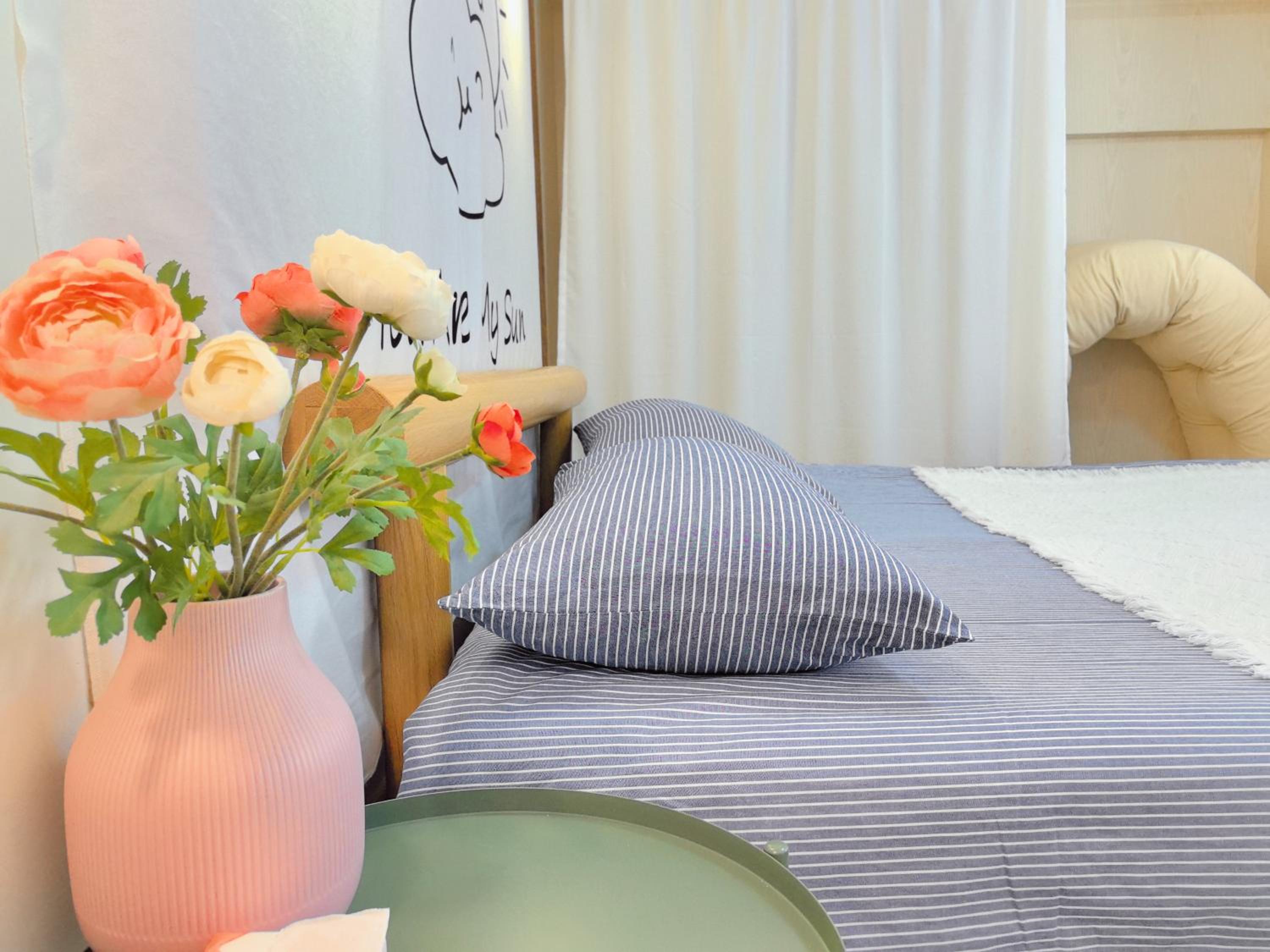 Shanghai Hills & Zinn Happy Family Bnb Near Line1&14 South Huangpi Rd Mid Huaihai Rd