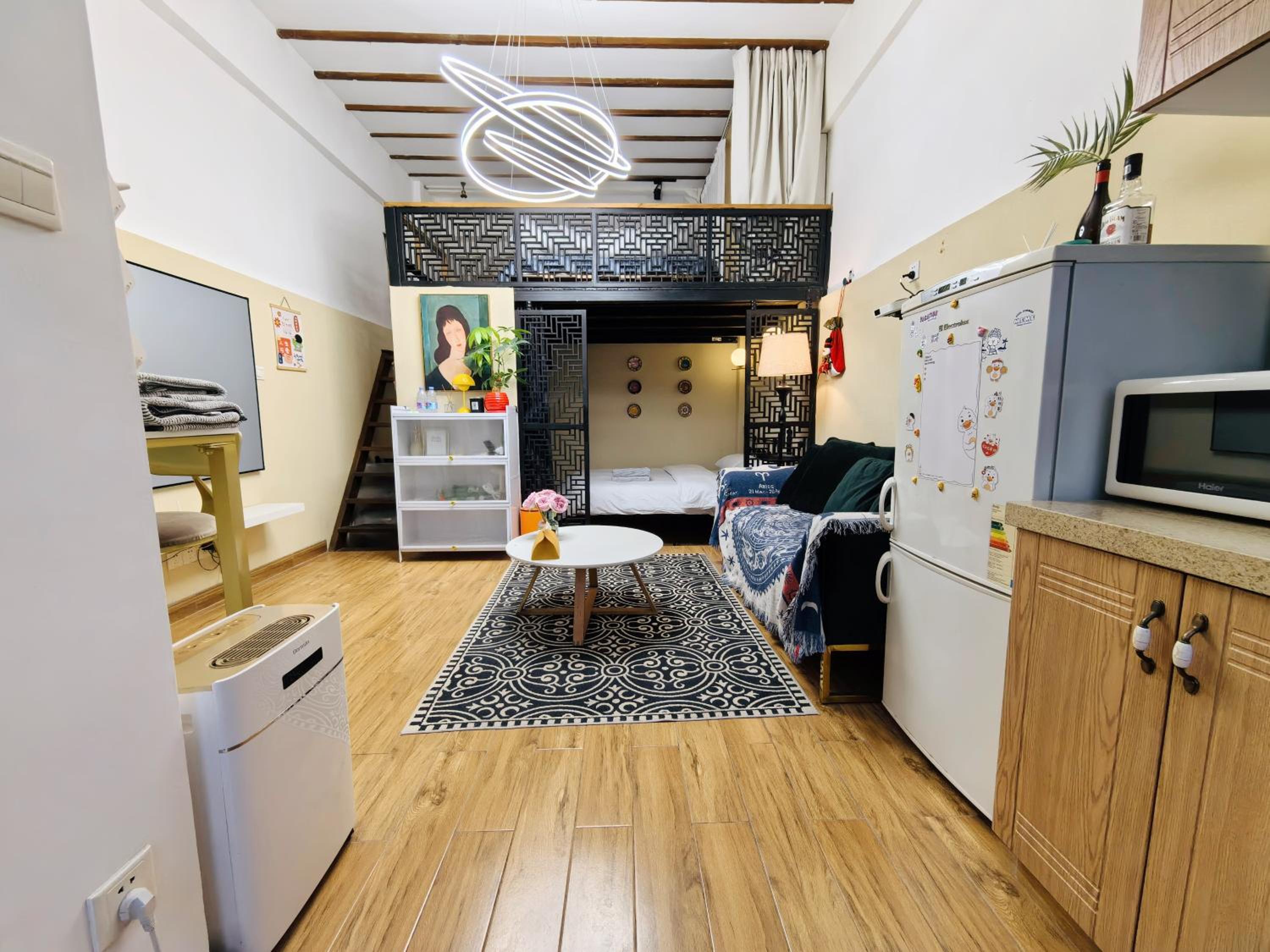 Shanghai Hills & Zinn Happy Family Bnb Near Line1&14 South Huangpi Rd Mid Huaihai Rd