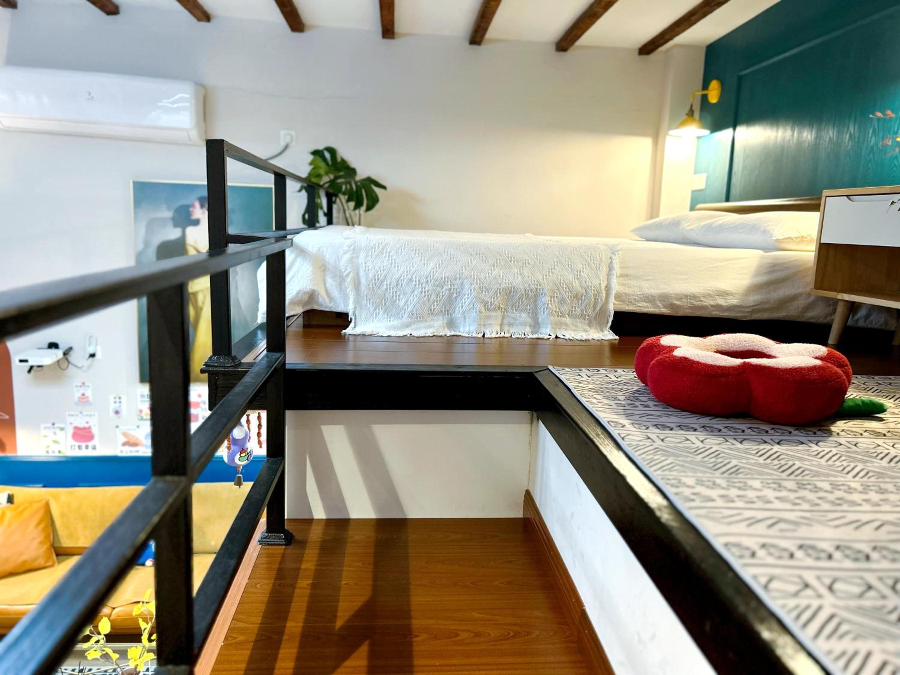 Shanghai Hills & ZINN City Bnb Near Line13 Mid Huaihai Rd & Changle Rd