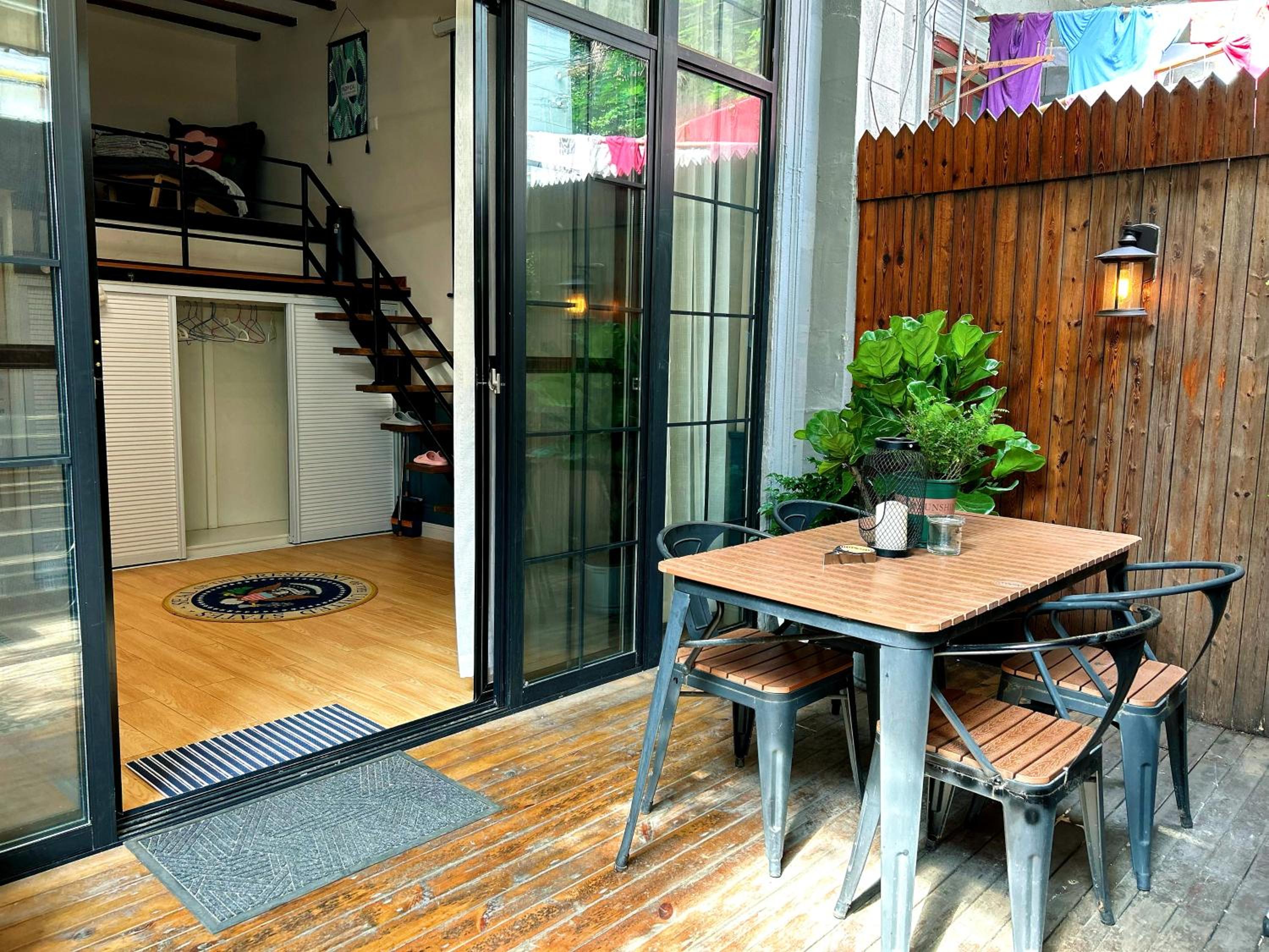 Shanghai Hills & ZINN City Bnb Near Line13 Mid Huaihai Rd & Changle Rd