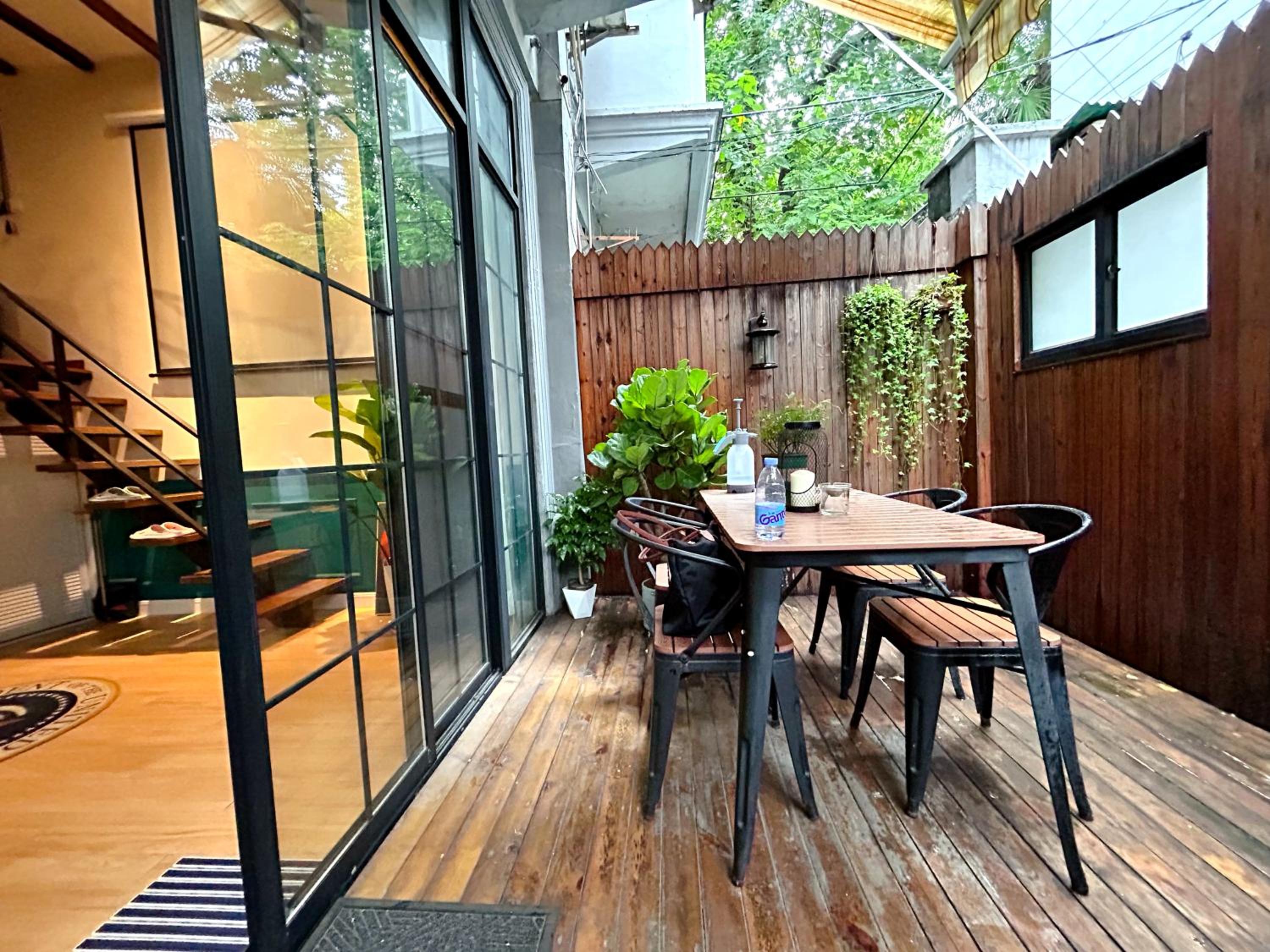 Shanghai Hills & ZINN City Bnb Near Line13 Mid Huaihai Rd & Changle Rd