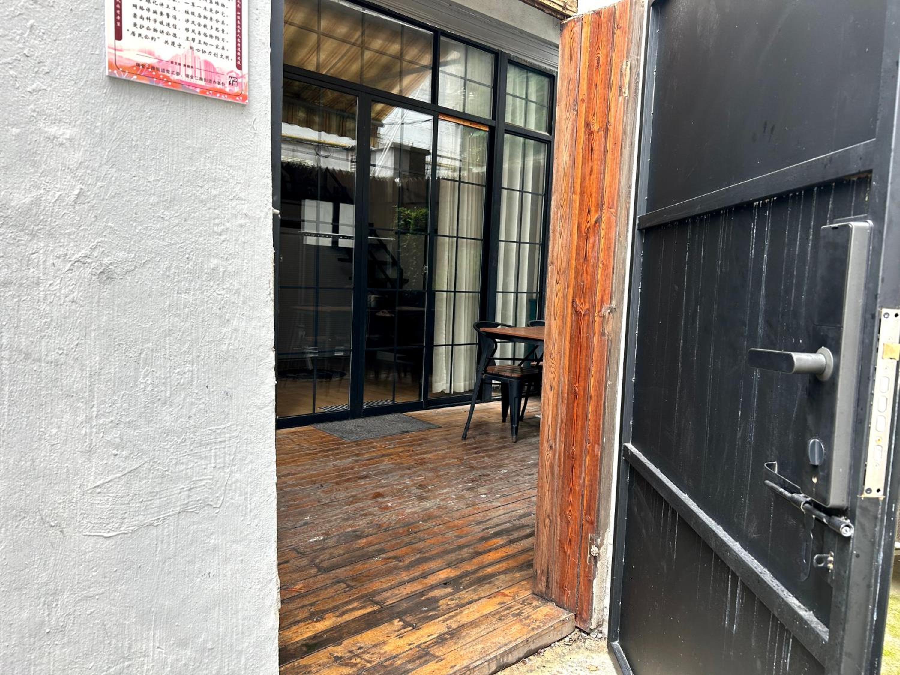 Shanghai Hills & ZINN City Bnb Near Line13 Mid Huaihai Rd & Changle Rd