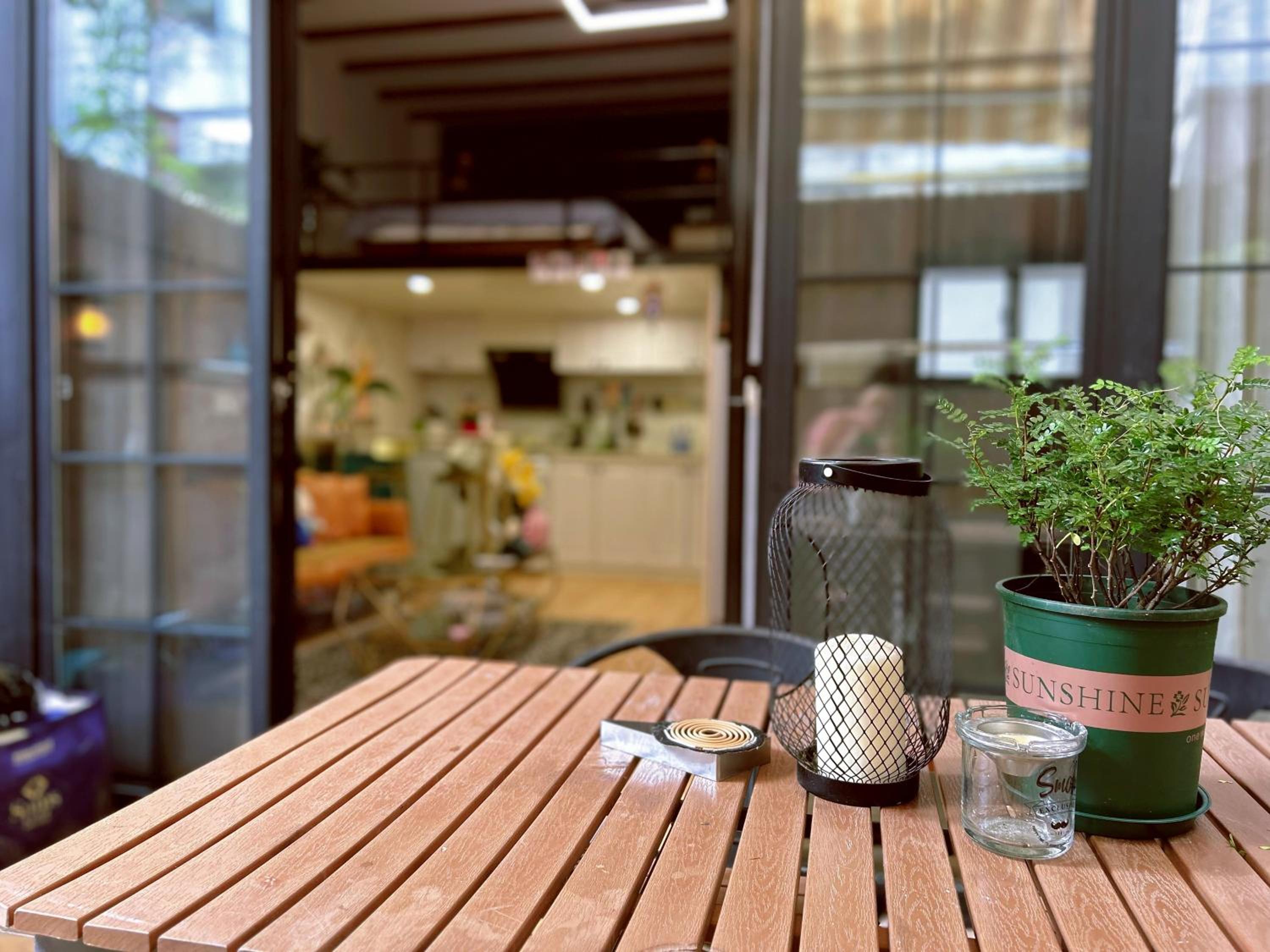 Shanghai Hills & ZINN City Bnb Near Line13 Mid Huaihai Rd & Changle Rd