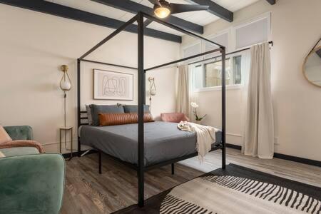 Hermosa Hot Spot Luxe Queen Studio at The Beach Free Parking
