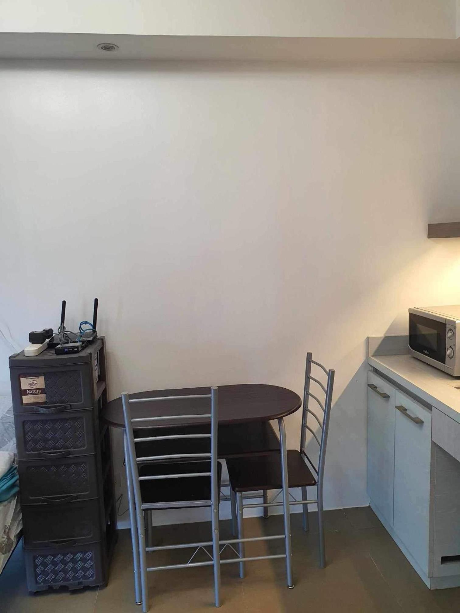 A Home with a view, 1 Bdrm with balcony and Netflix Access