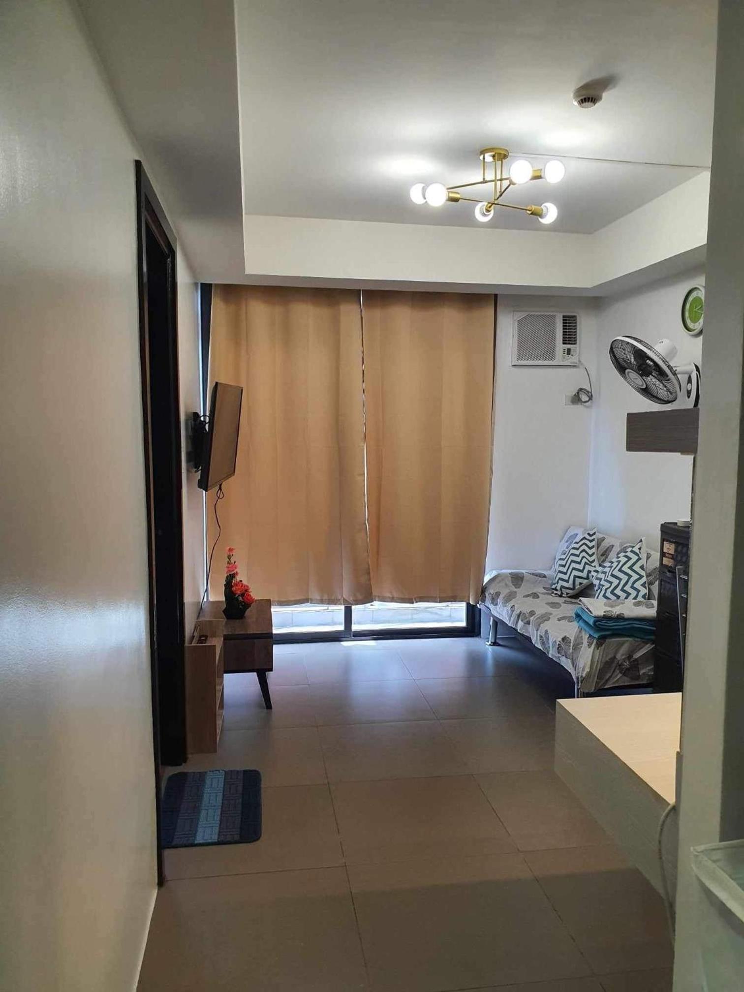 A Home with a view, 1 Bdrm with balcony and Netflix Access