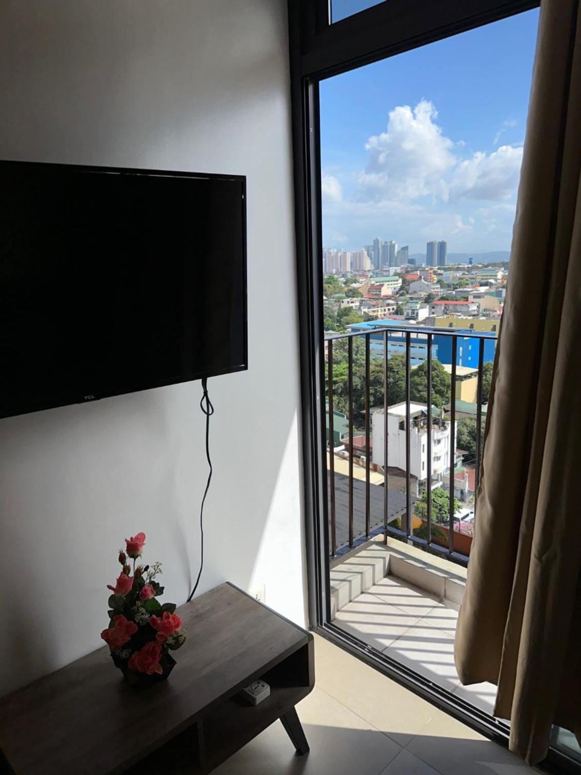 A Home with a view, 1 Bdrm with balcony and Netflix Access photo 4
