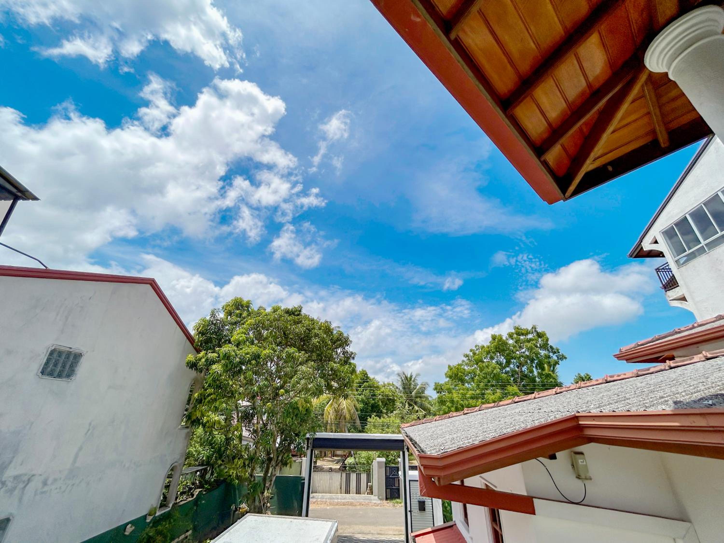 Dill Villa Matara Walpola - Cozy 3bedroom 2Bathroom -Entire Floor view 2