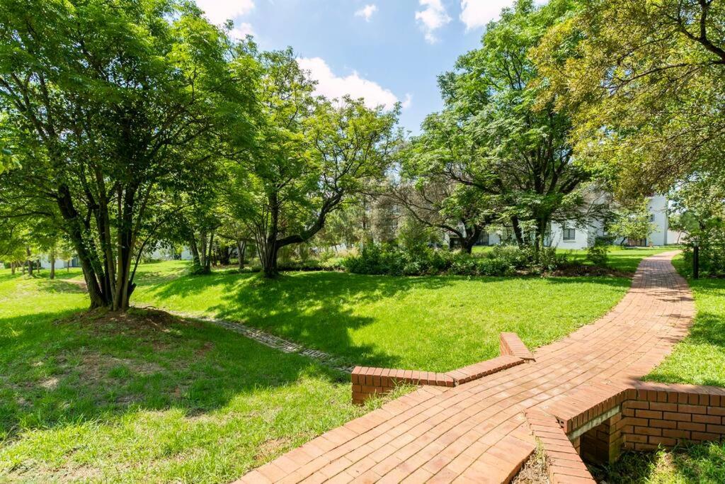 4 sleeper flat, secure golf estate with free Wi-Fi view 2