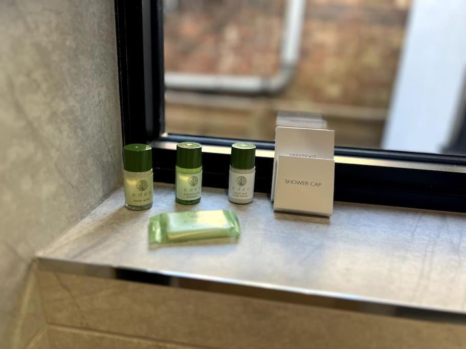 Modern Studio Apartment Near Glenfield Hospital view 4