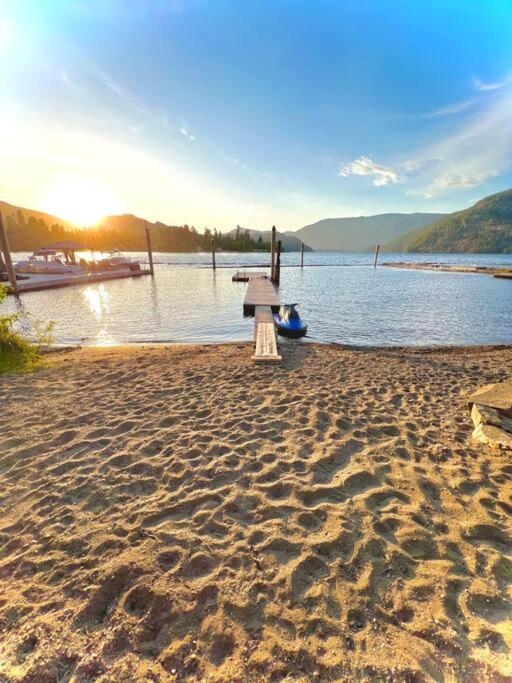 Honeymoon Bay Cottage