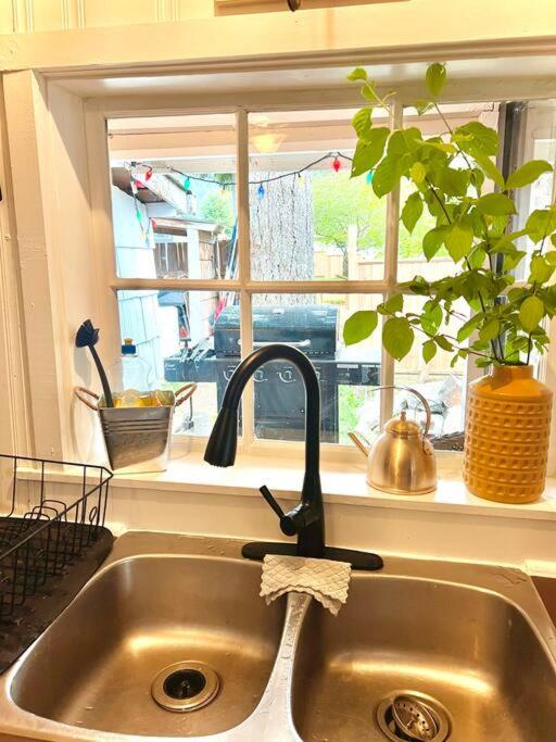 Honeymoon Bay Cottage
