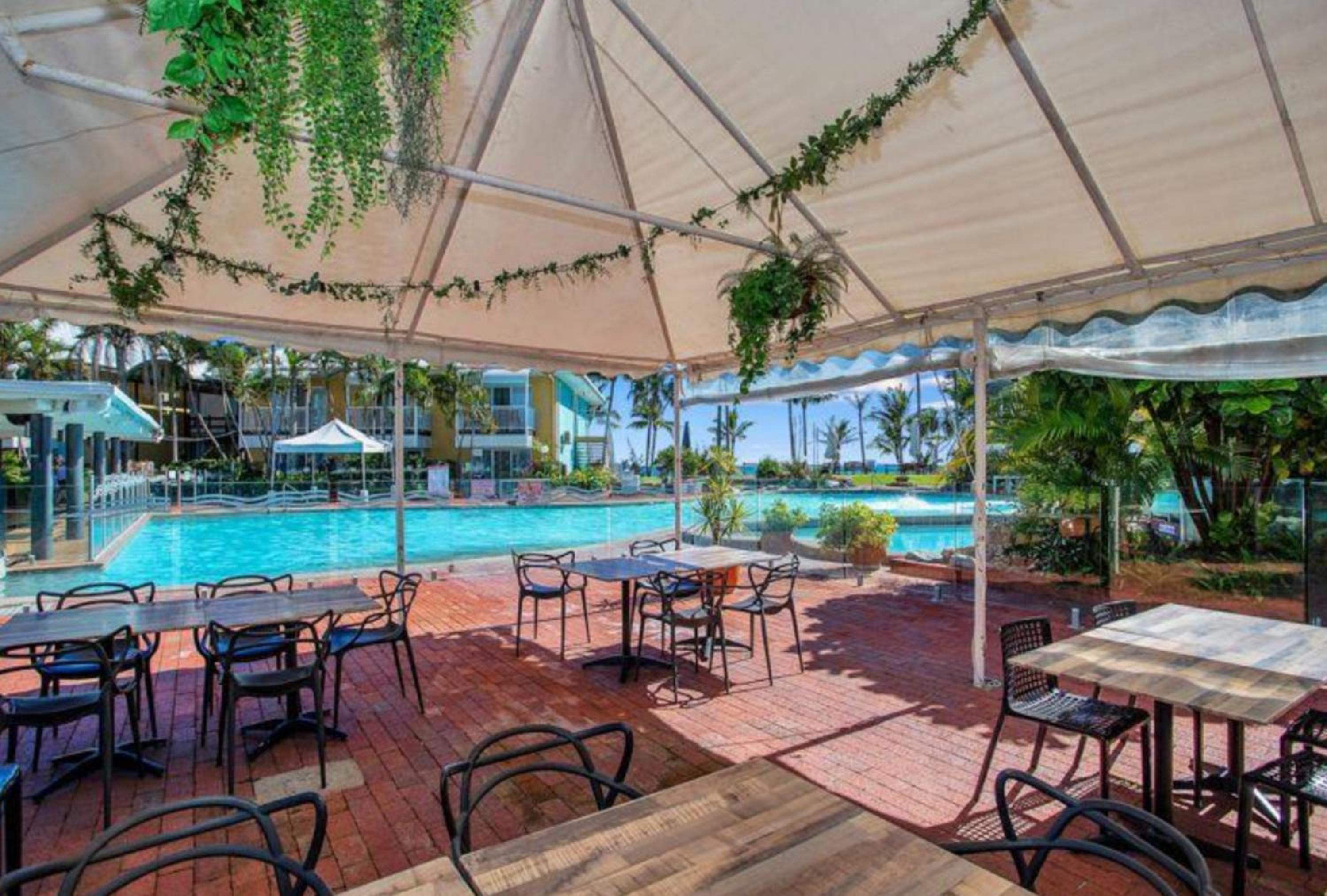 Dolphin Heads - Resort Unit - Absolute Beachfront! - Whitsunday Getaway!