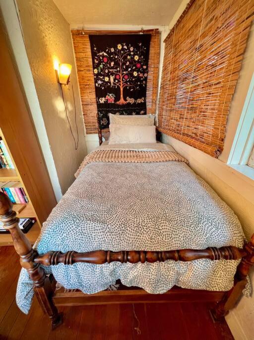 Honeymoon Bay Cottage