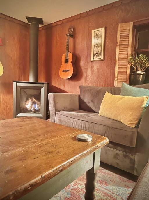 Honeymoon Bay Cottage