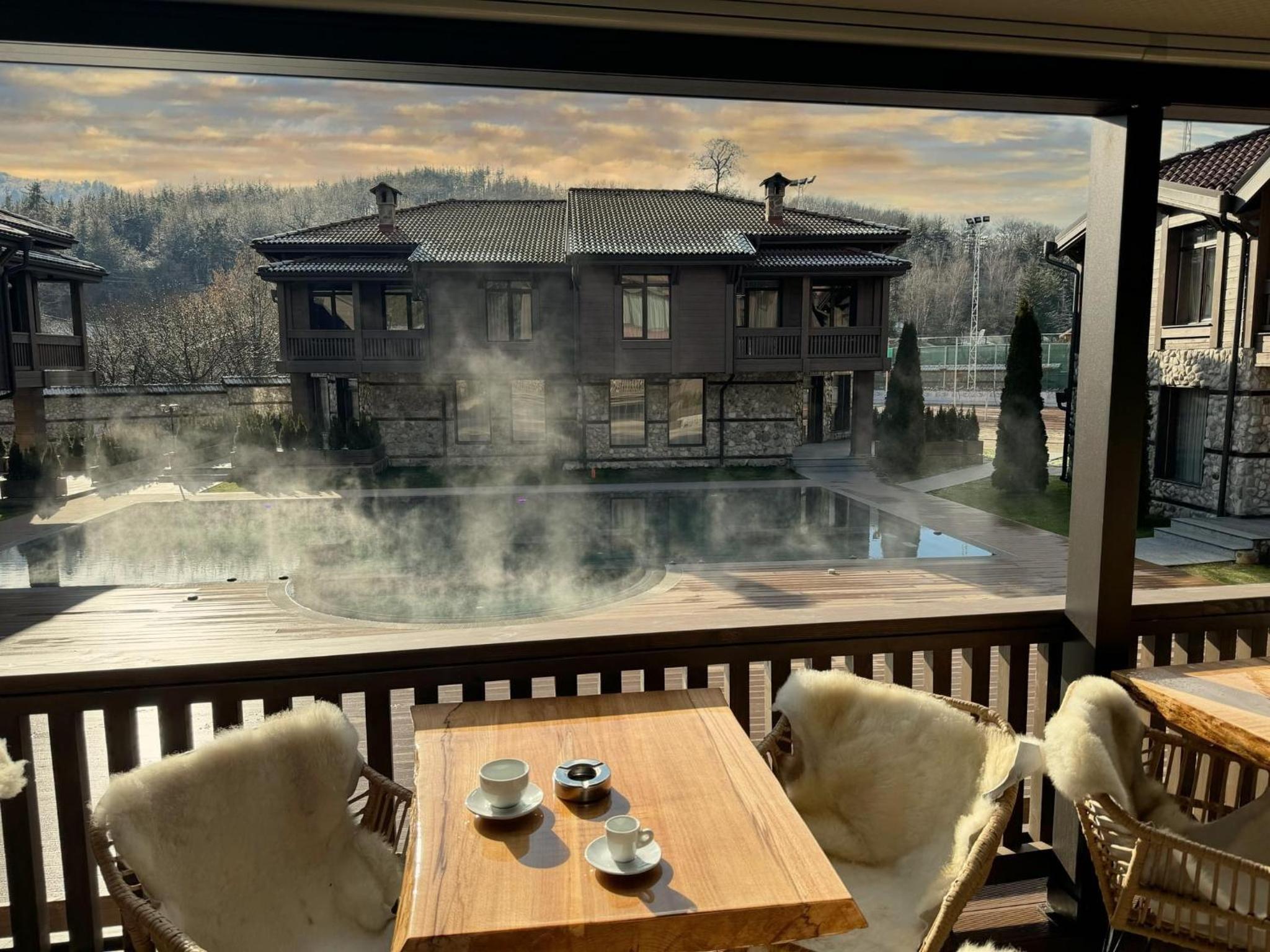V Chalet Residence