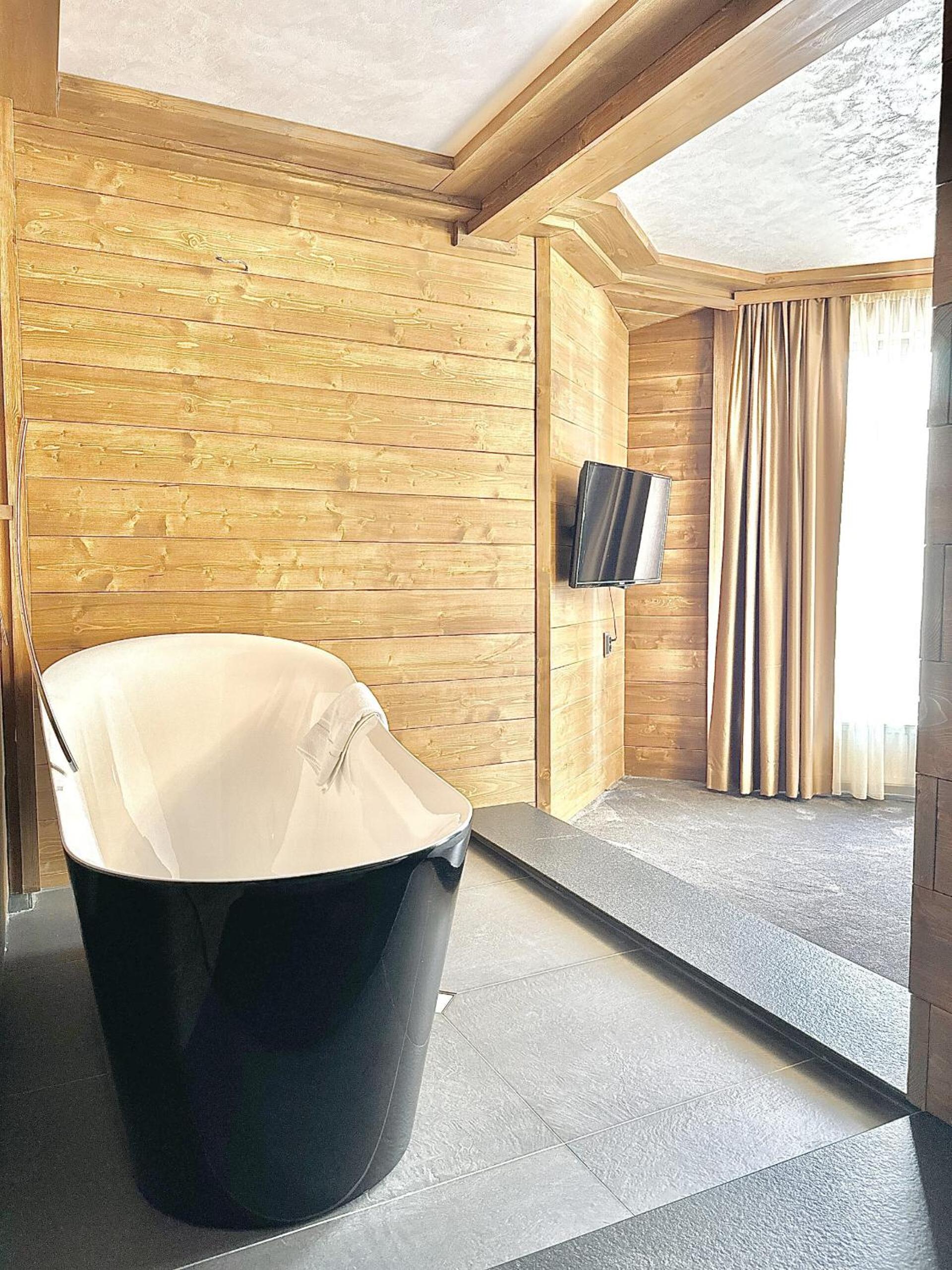 V Chalet Residence