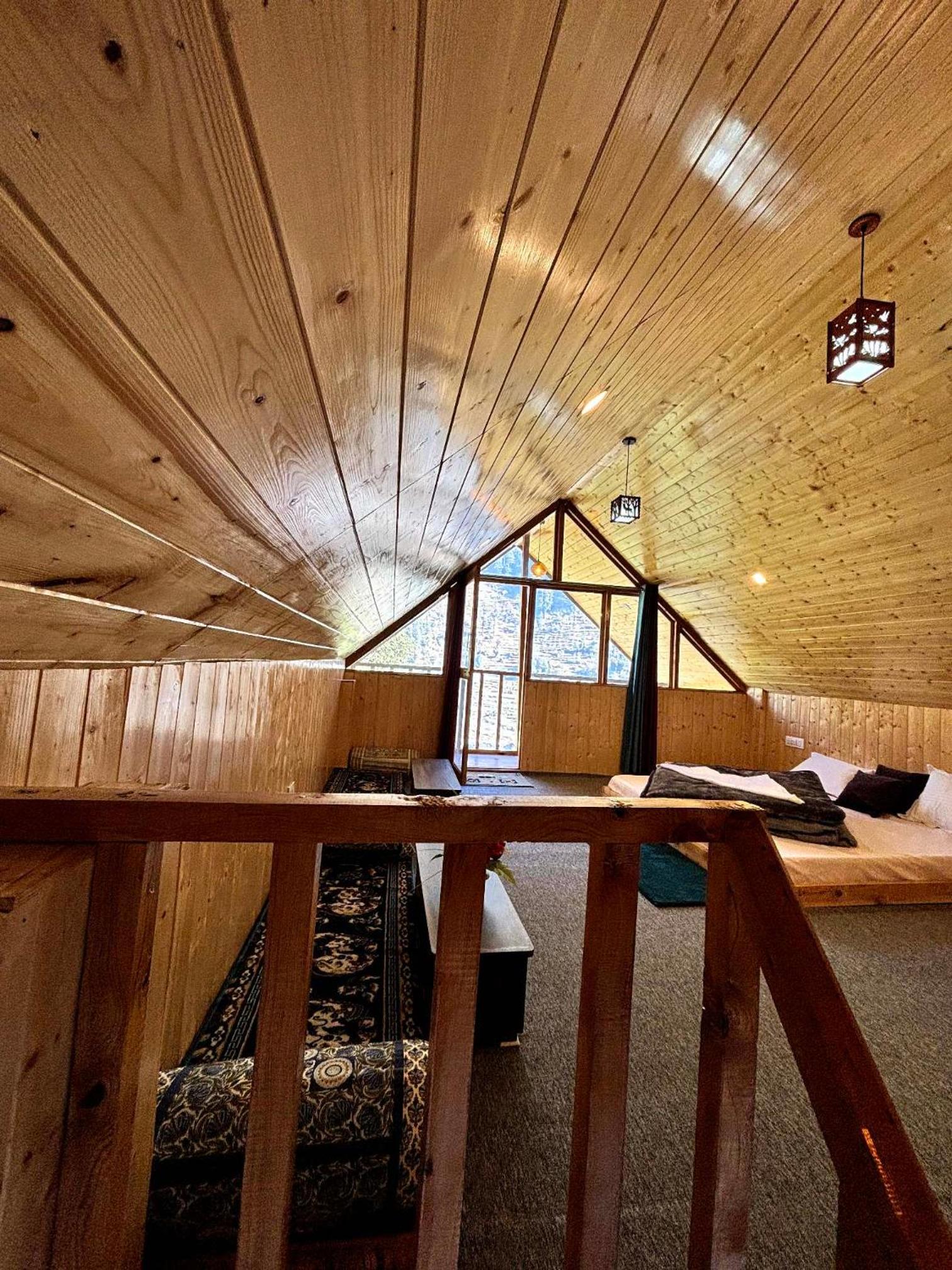 Dream wood cottage jibhi view 4