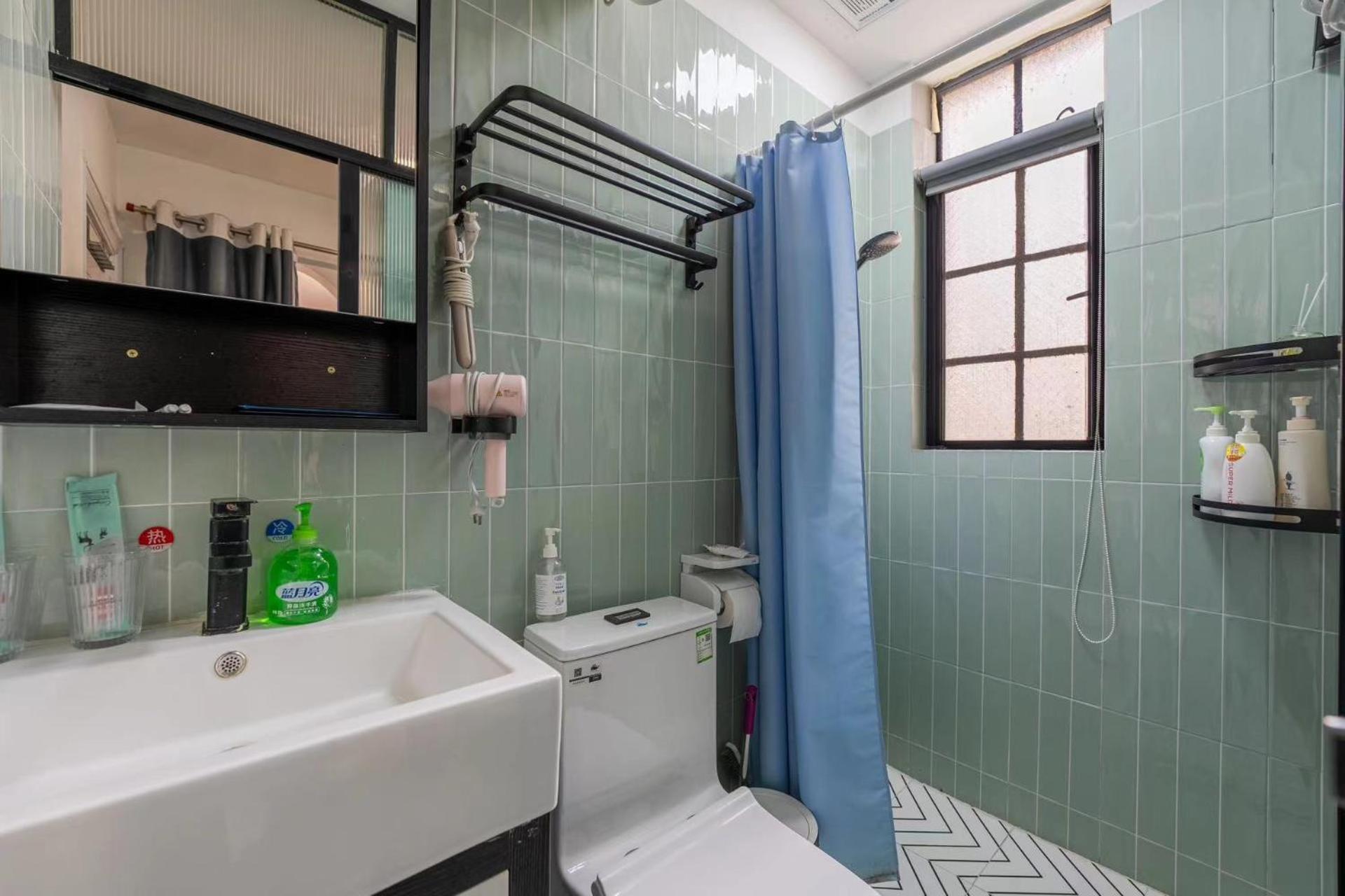 Shanghai Century Old House Downtown B&B