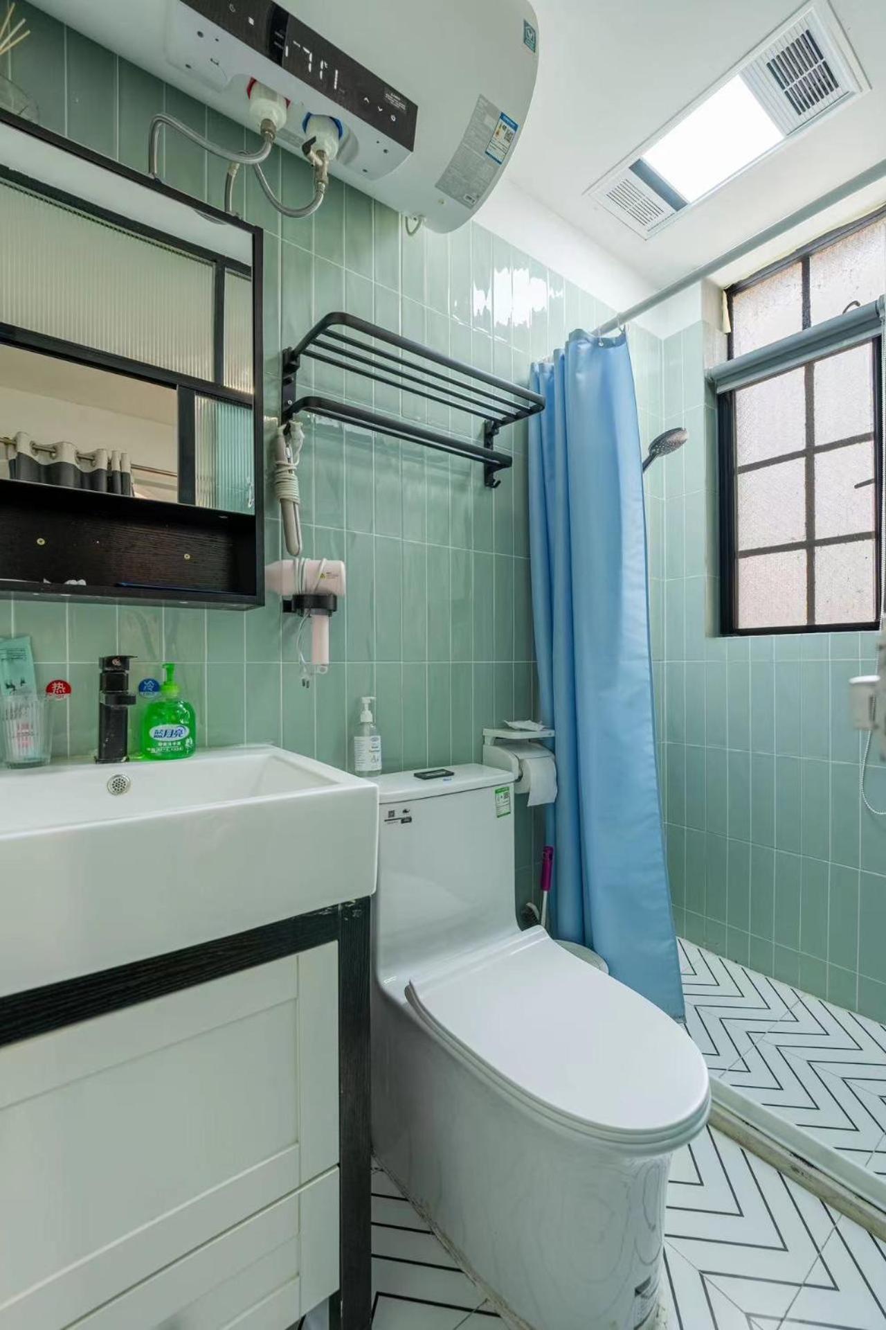 Shanghai Century Old House Downtown B&B