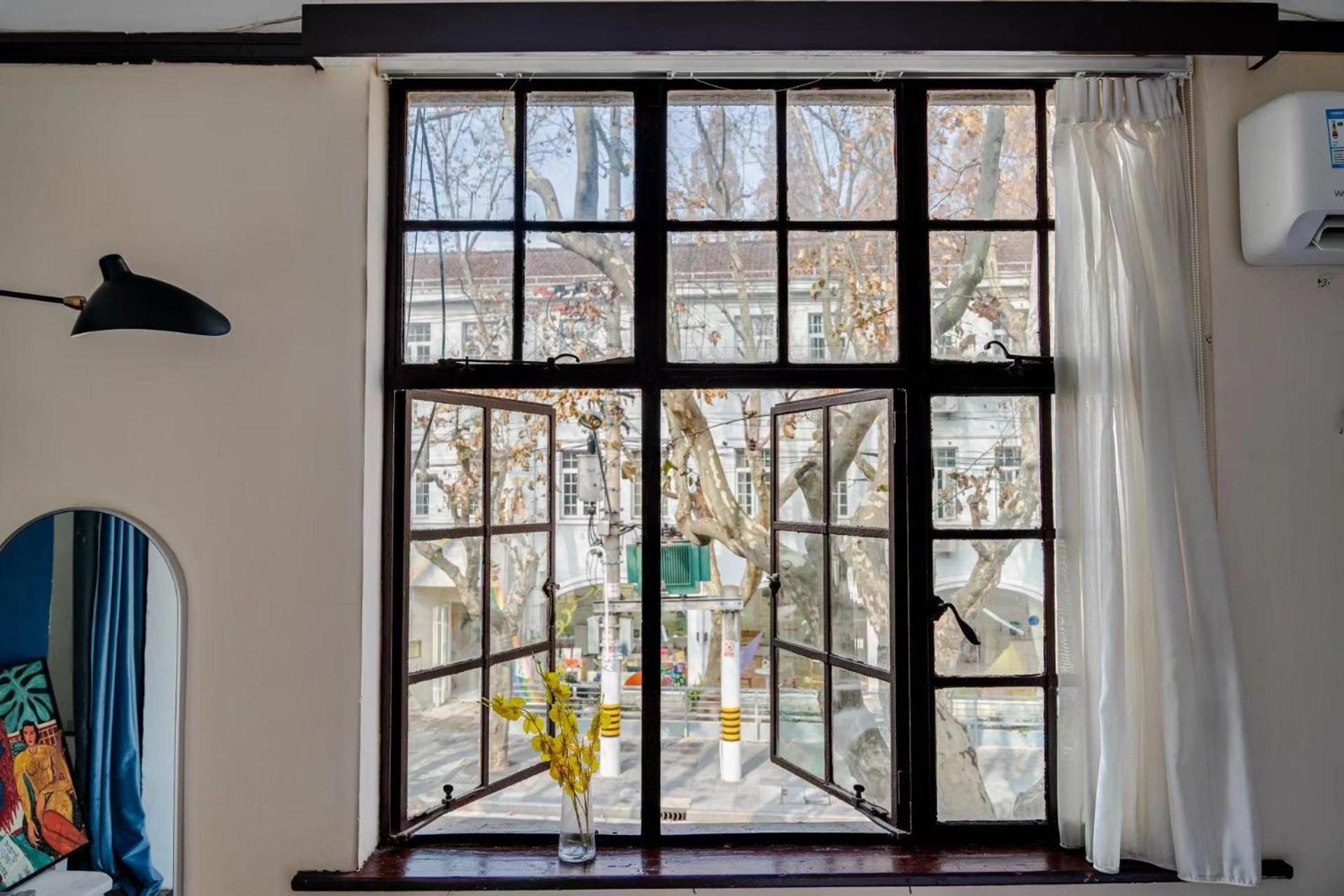 Shanghai Century Old House Downtown B&B