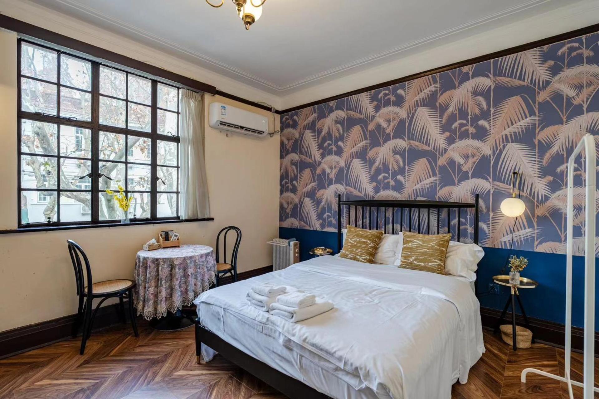 Shanghai Century Old House Downtown B&B