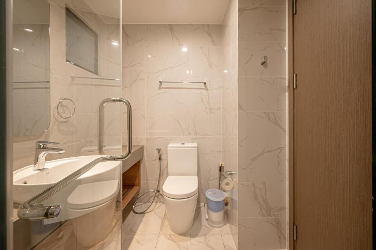 Luxury 3BR 6BR D1mension & Zenity in District 1 FreePoolSaunaGym