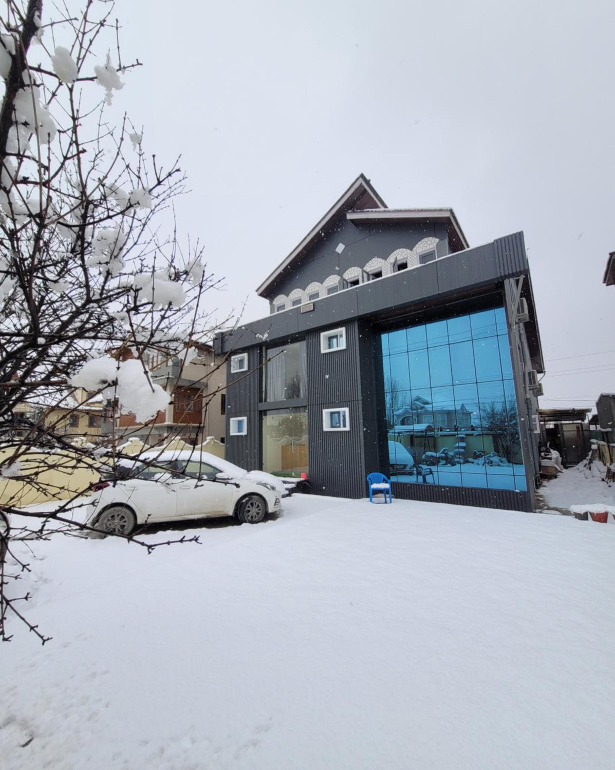 Hotel De-Villaz luxury view 5