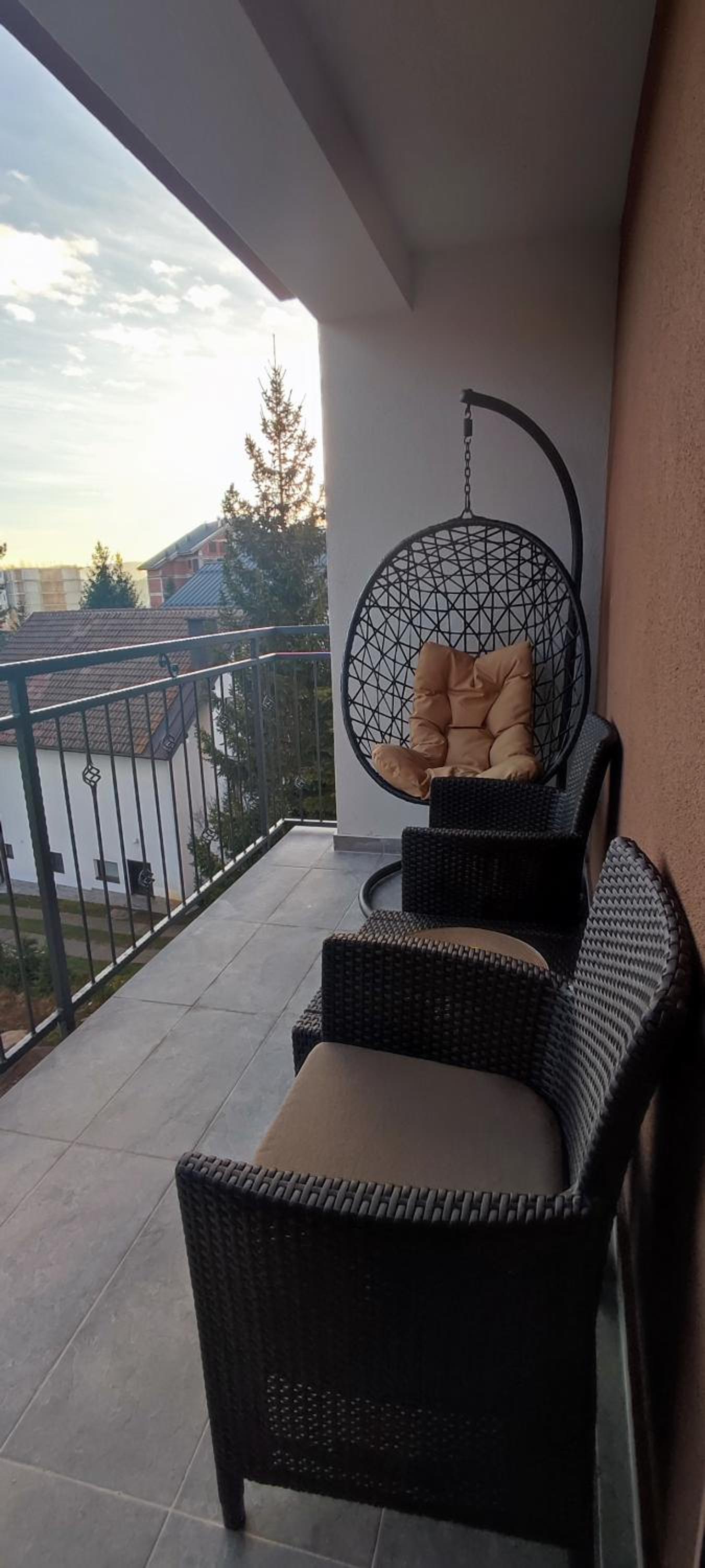 Rosa Lux view 5
