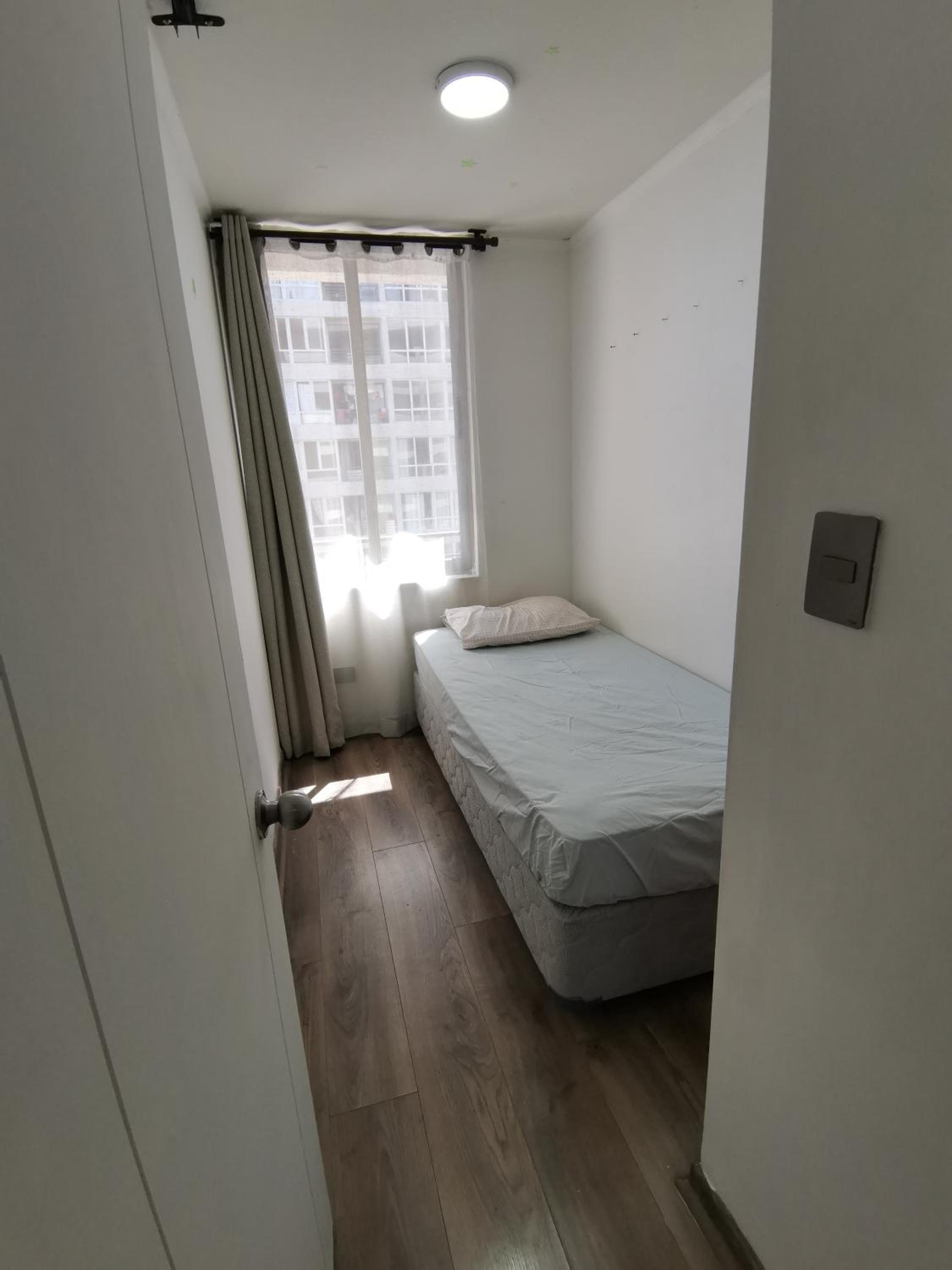 Habitación para estudiantes cercano al Metro L1
