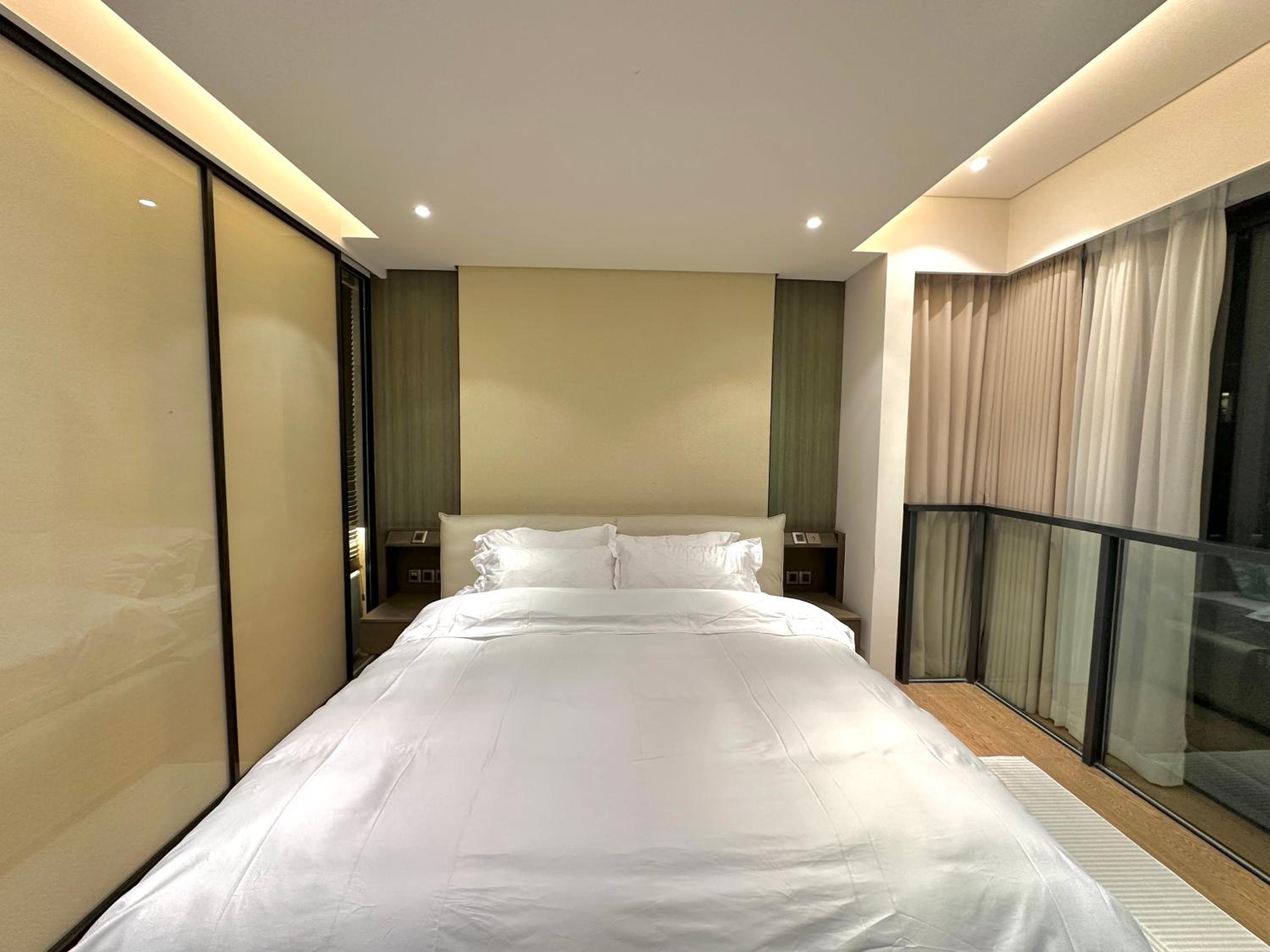 ZHome-Deplex luxury apartment-Near The Bund