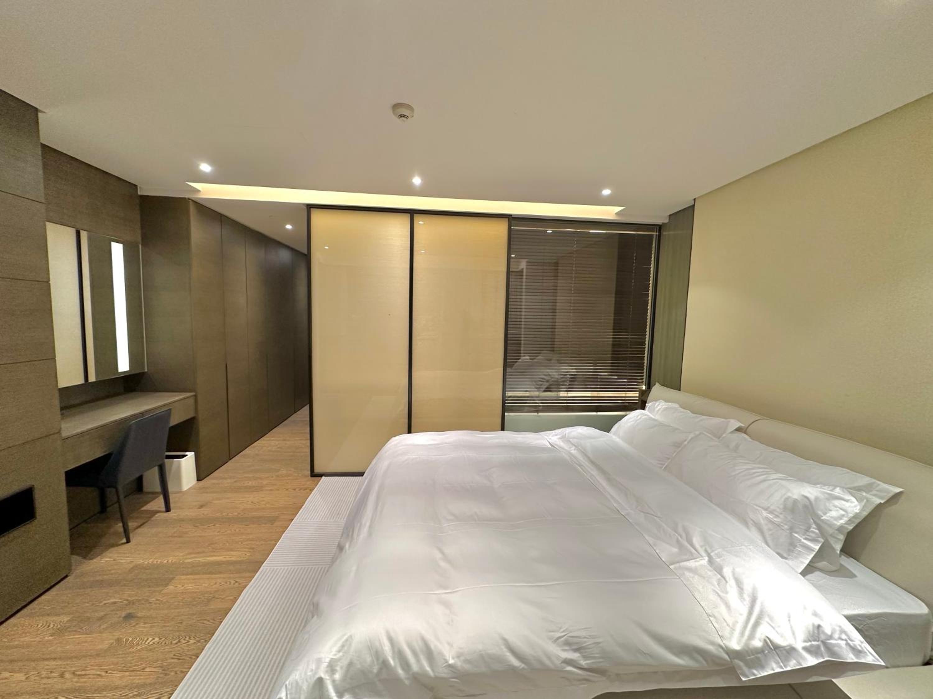ZHome-Deplex luxury apartment-Near The Bund