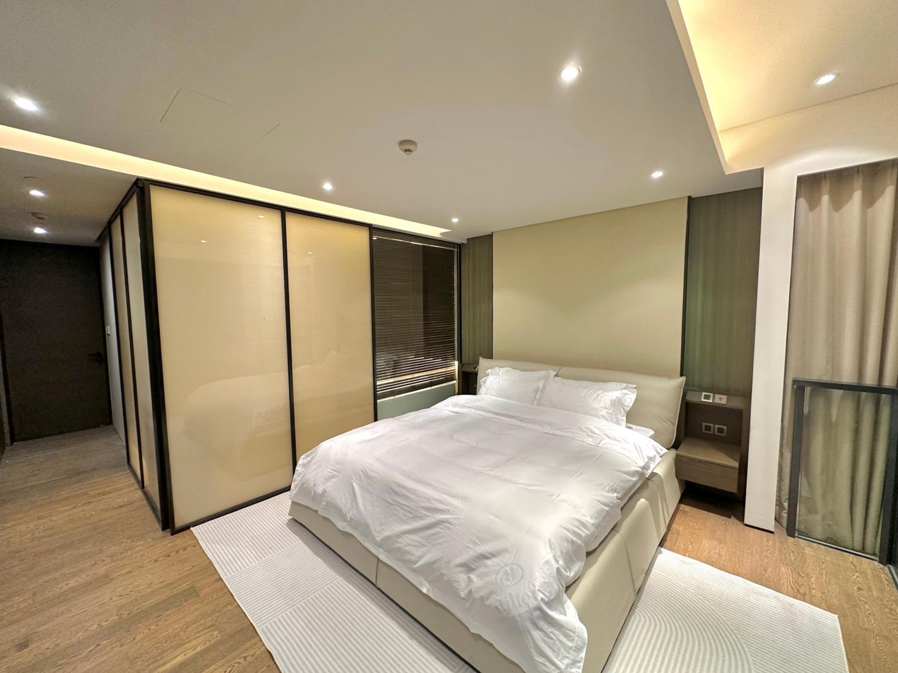 ZHome-Deplex luxury apartment-Near The Bund